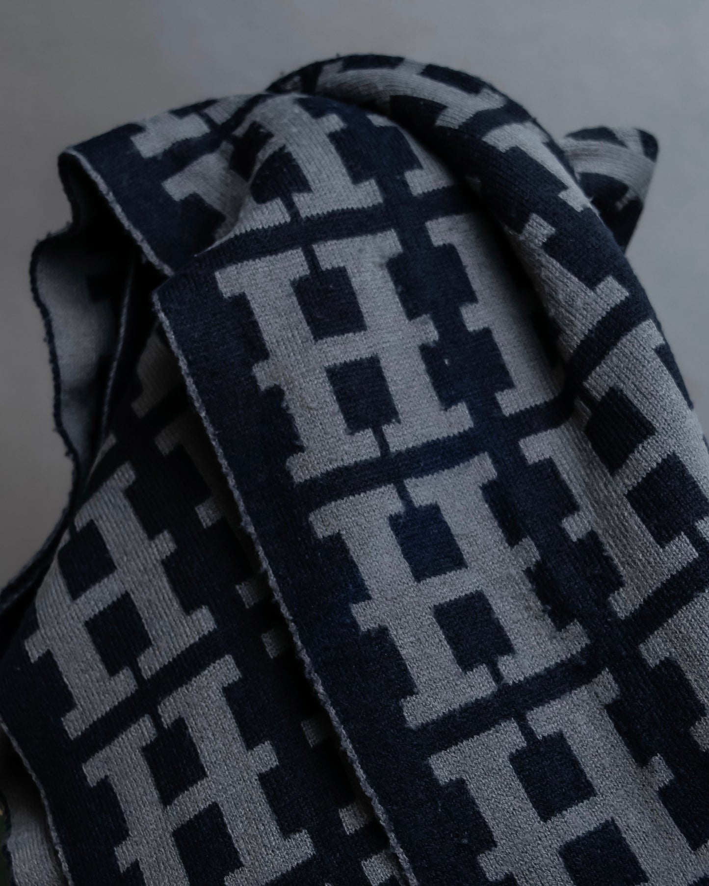 "HERMES" H pattern monotone color long stole