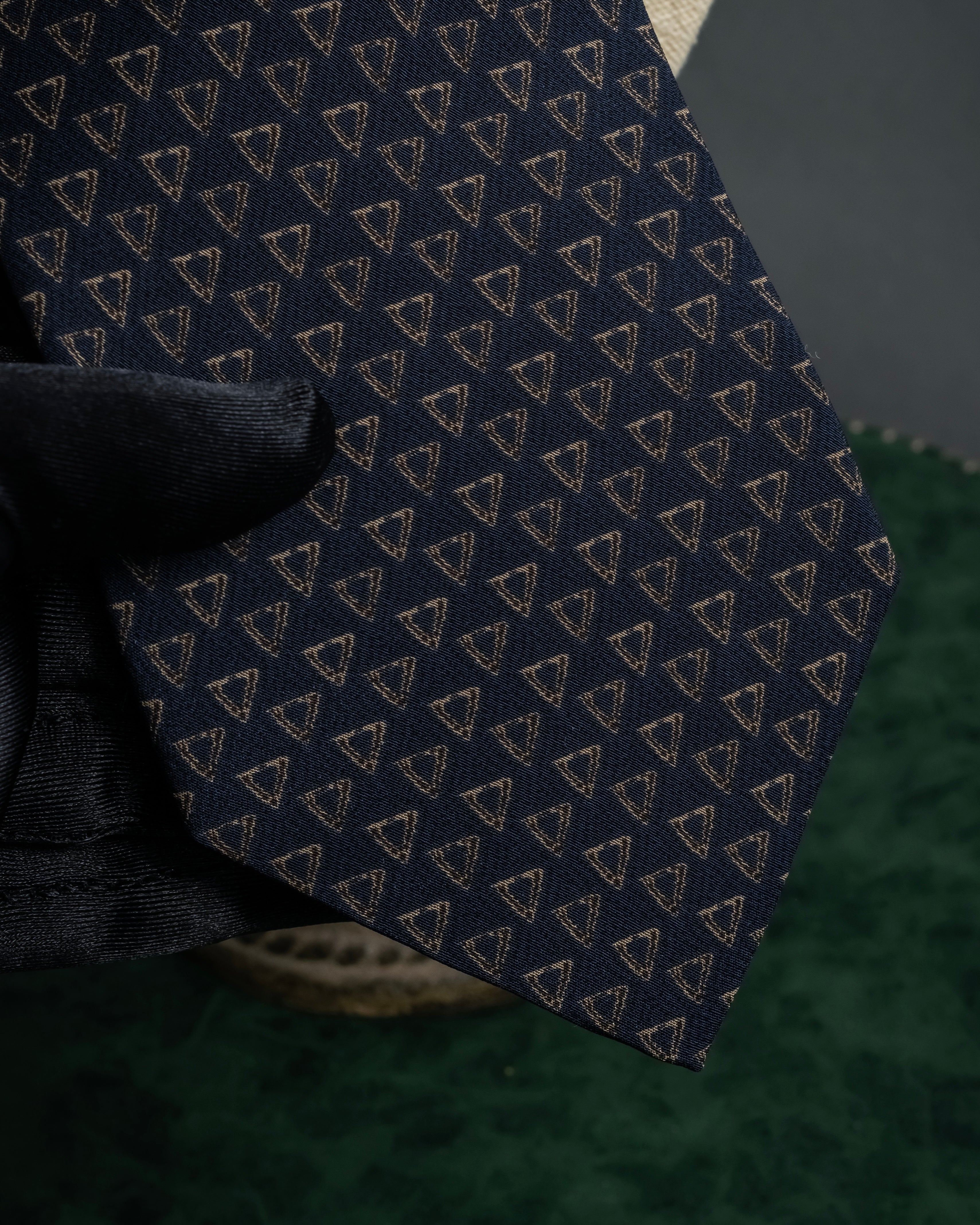 "ARMANI COLLEZIONI" Repeated triangle motif silk neck tie