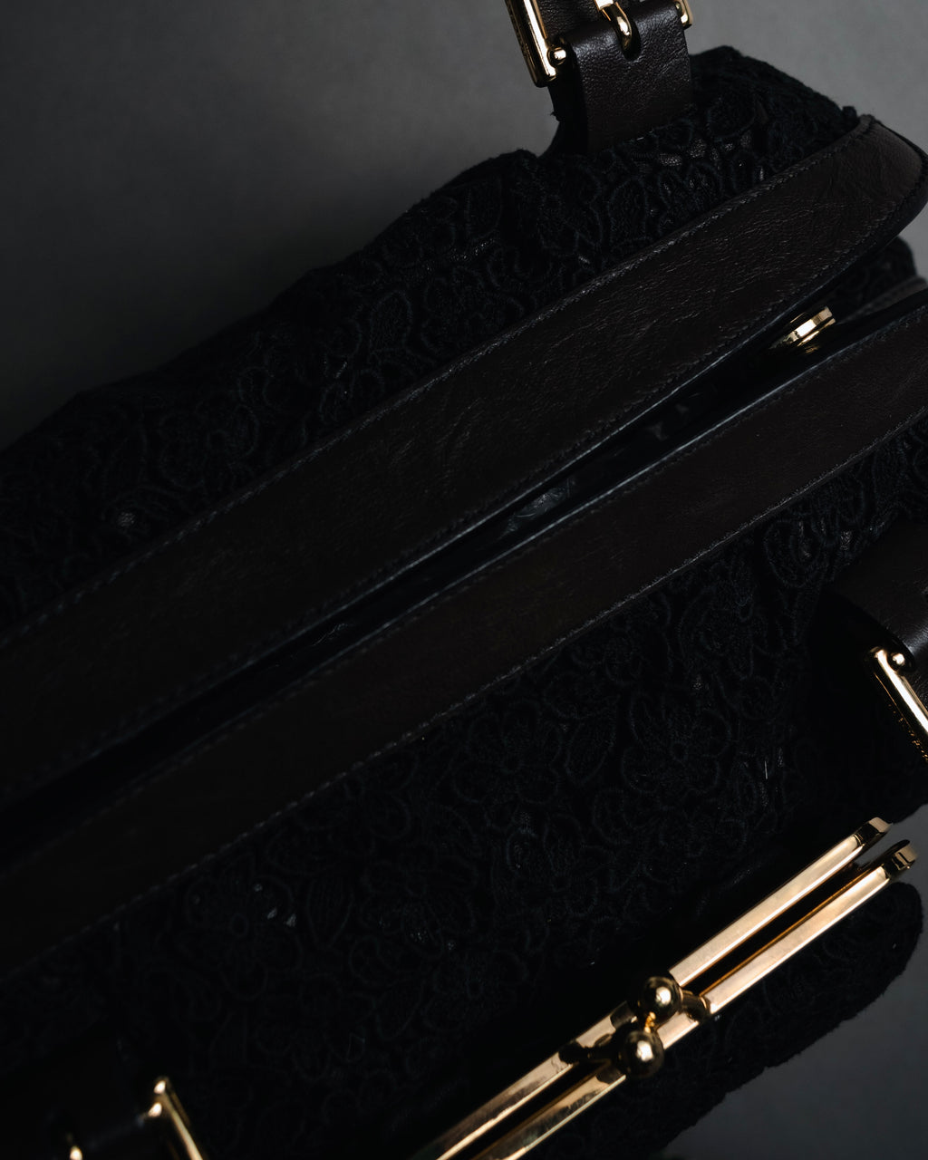 "DOLCE & GABBANA" 2005-06 Anniversary lace kisslock leather handbag