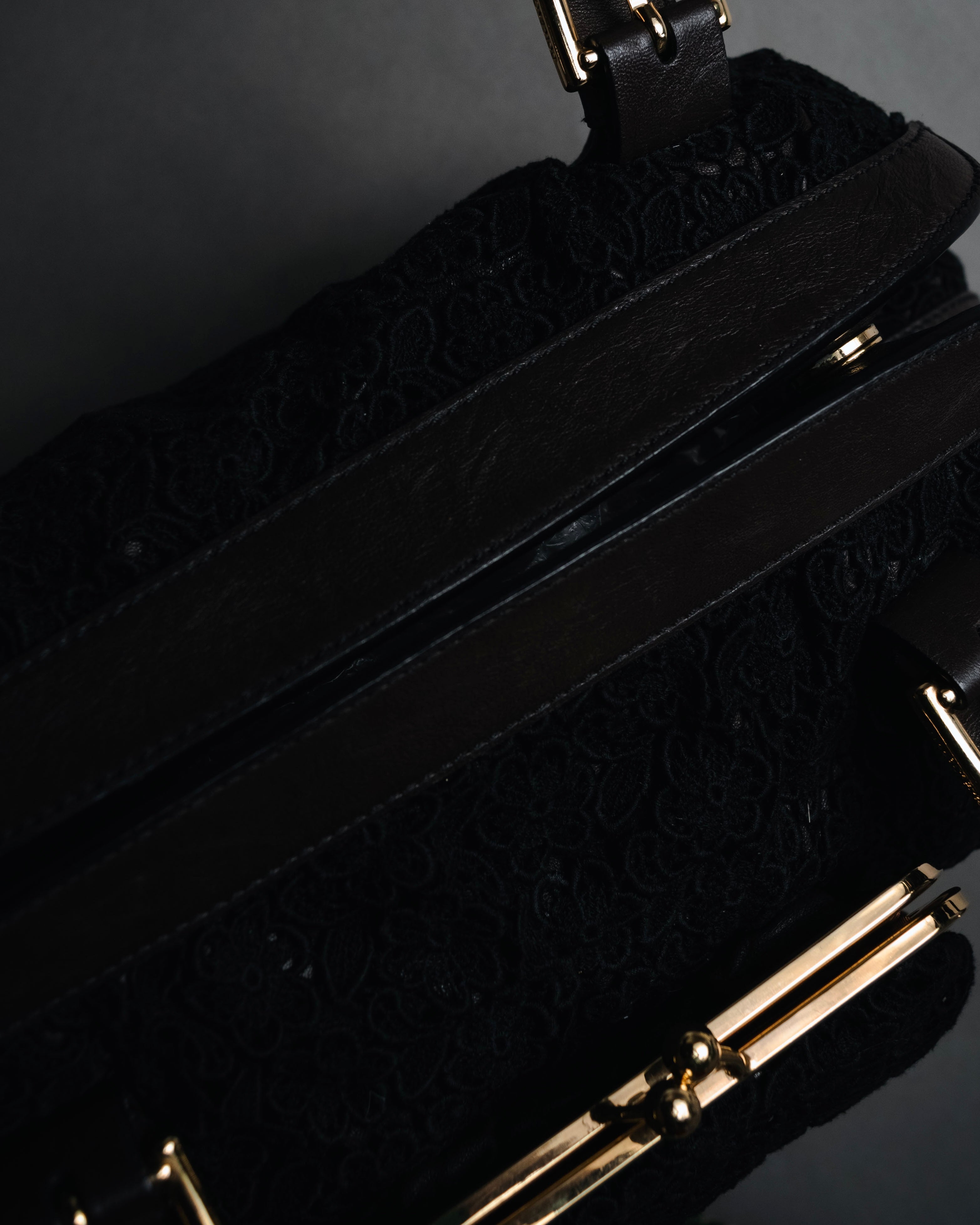 "DOLCE & GABBANA" 2005-06 Anniversary lace kisslock leather handbag