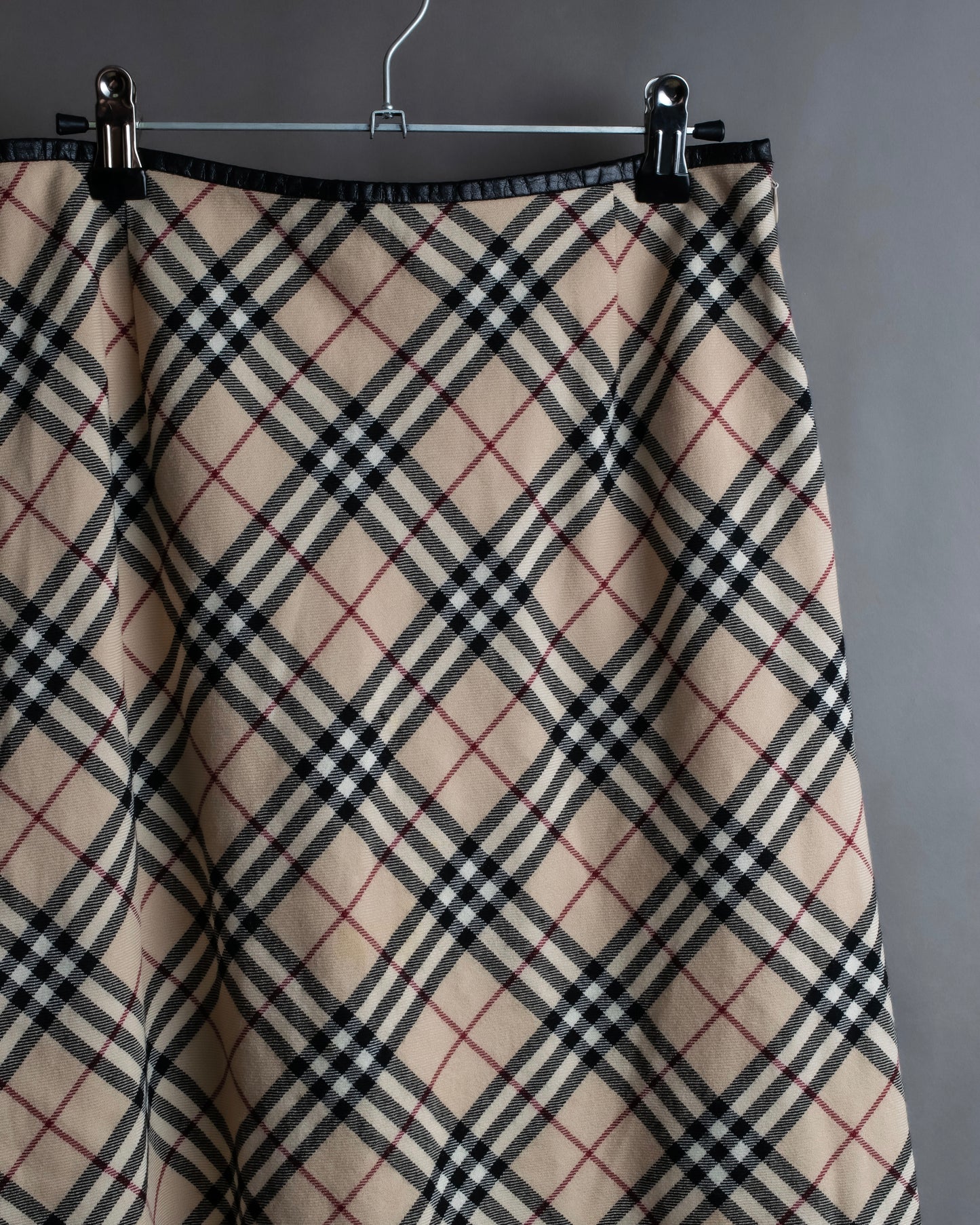 "BURBERRY" Nova check pattern leather piping design cropped skirt