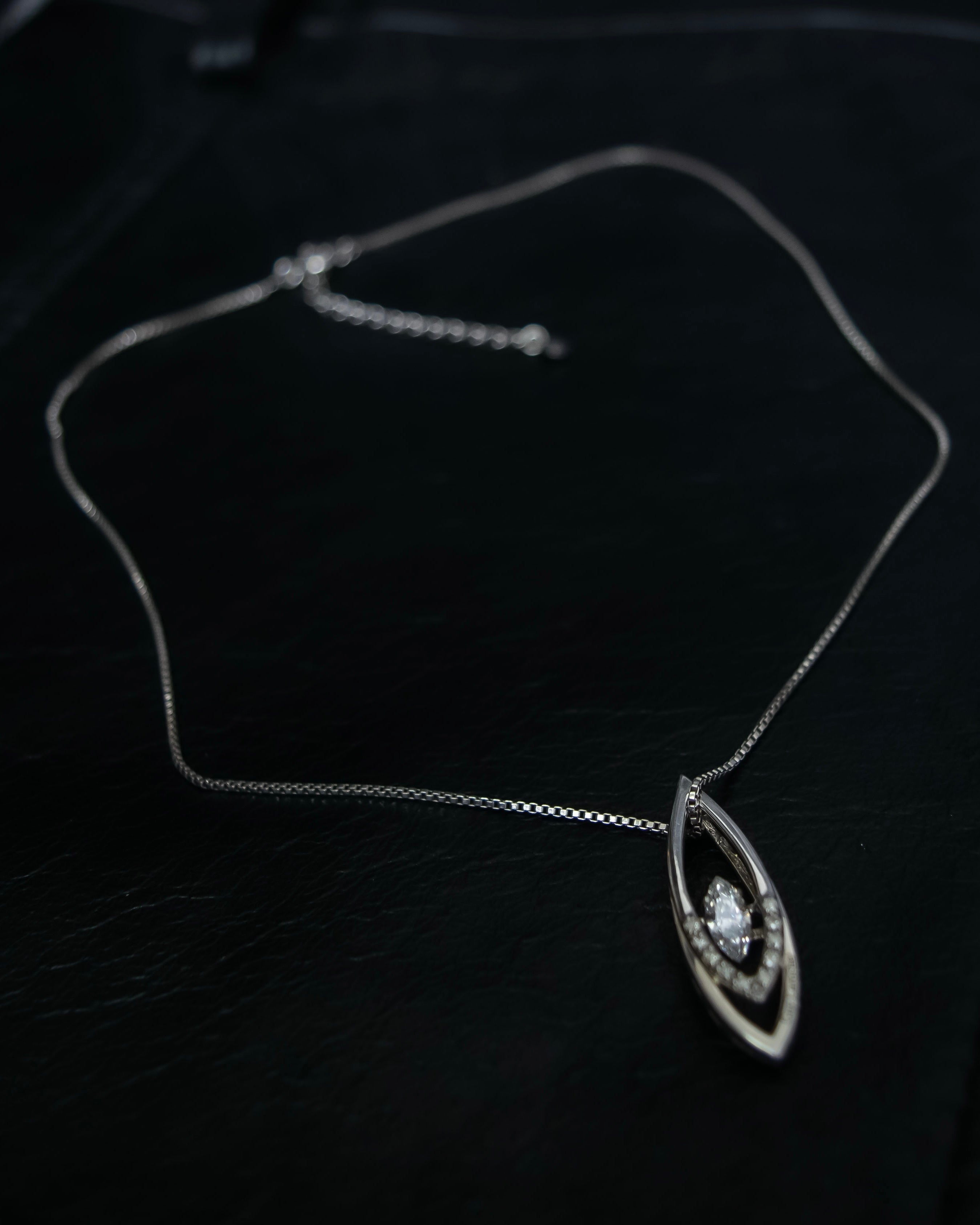 "Guy Laroche" Dancing stone diamond necklace