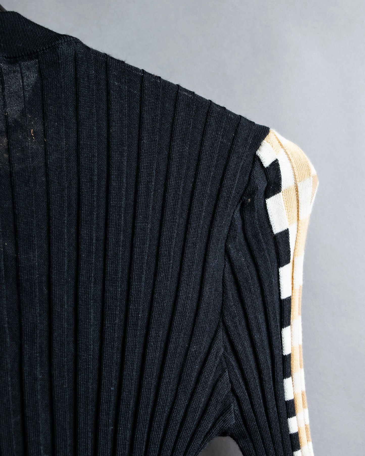 "LOEWE" Check pattern switching shaped ribbed knit