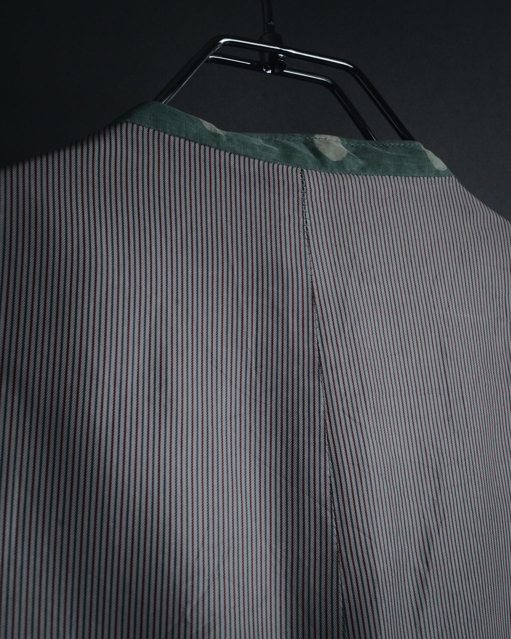 "COMME des GARÇONS HOMME"
Early 90s polka-dot rayon tailored vest