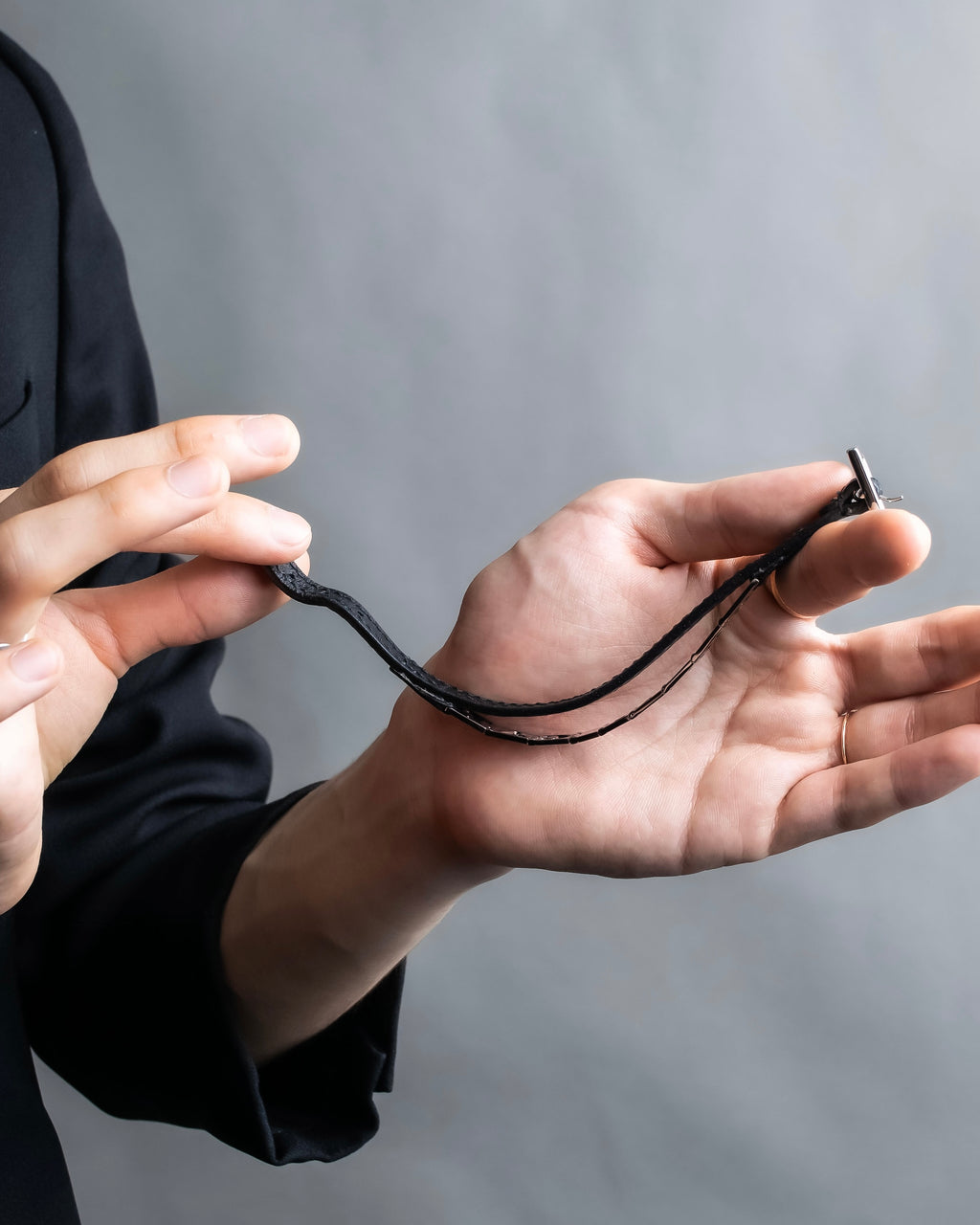 "GUCCI" Logo cat engraved leather bracelet