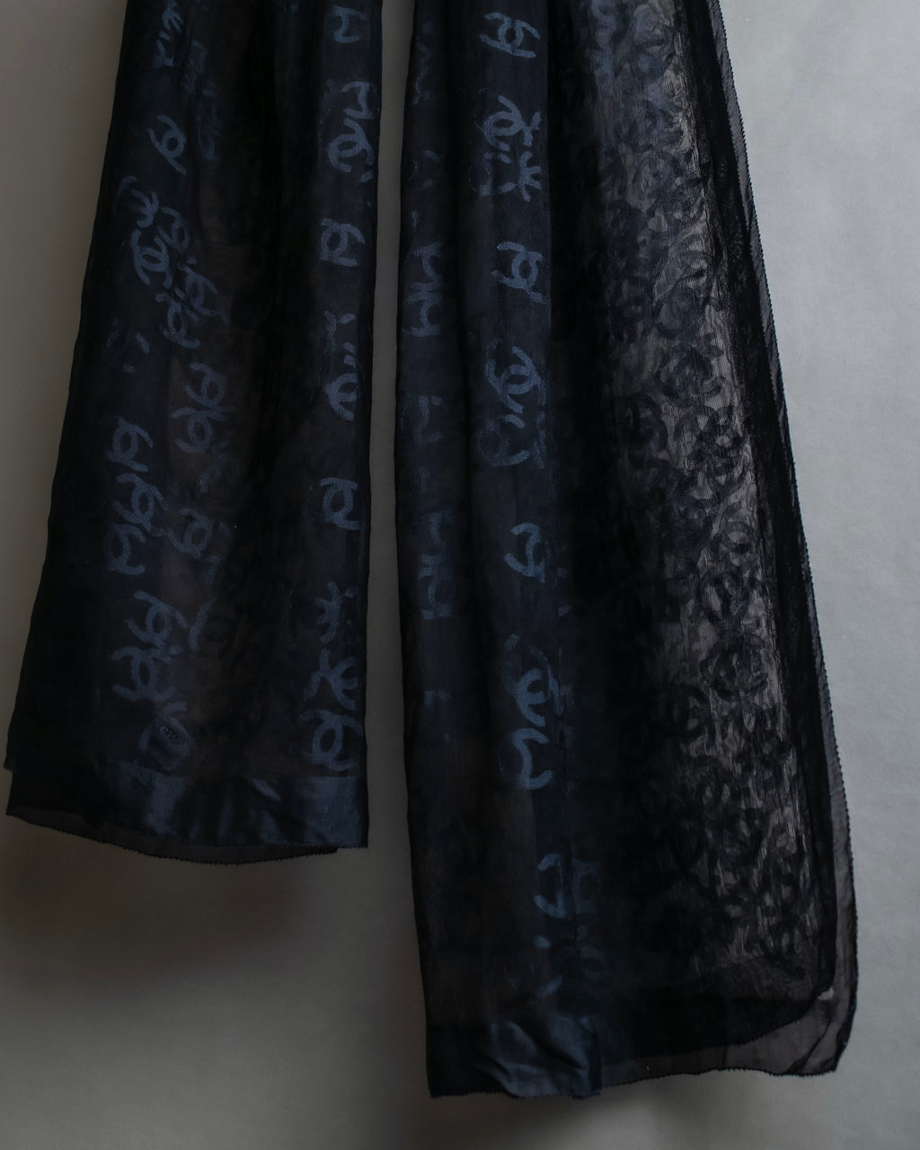 "CHANEL" Coco Mark scattered sheer large scarf
