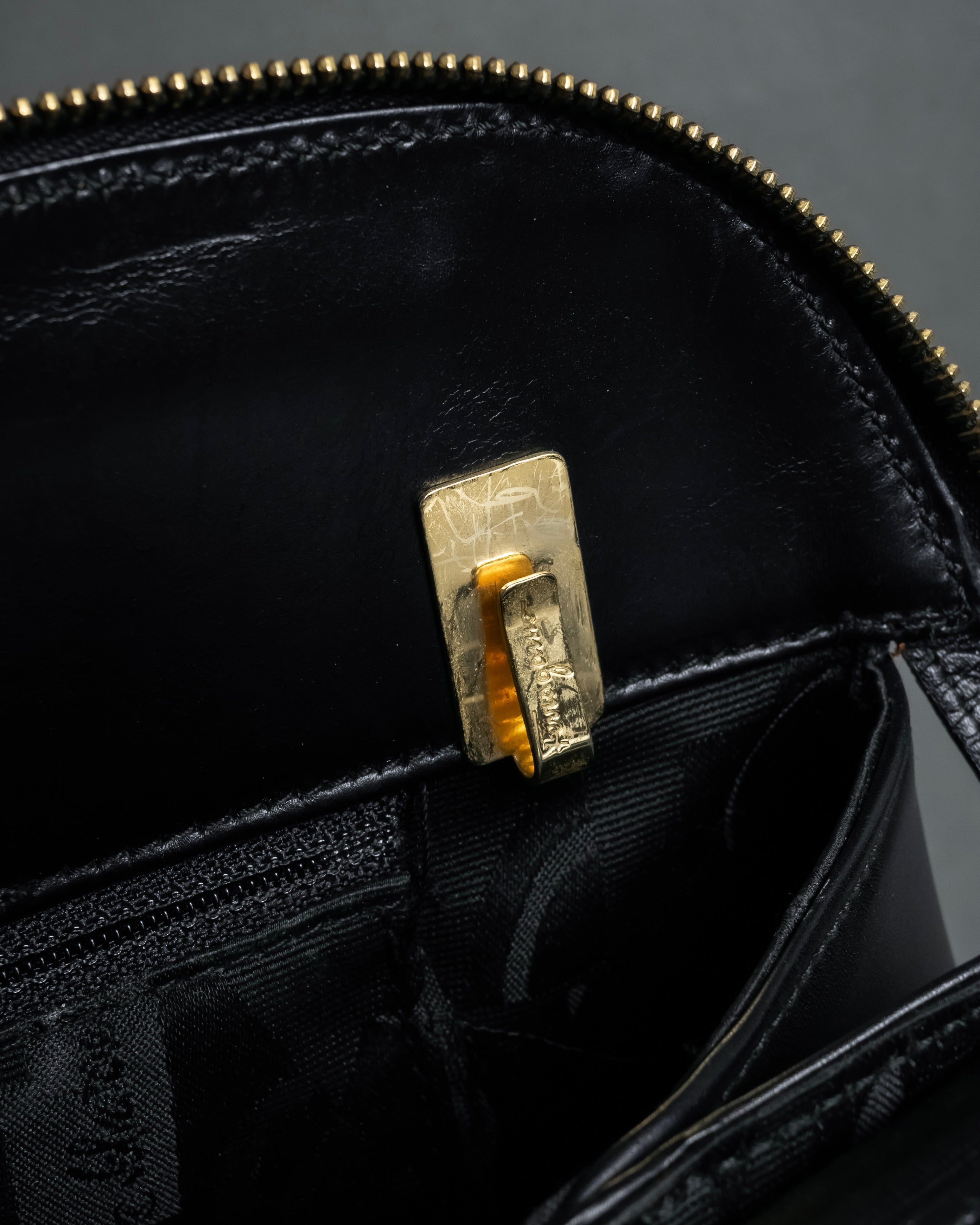 "Salvatore Ferragamo" 90's Animal motif studs design leather bag