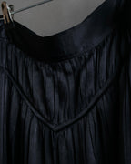 "ISSEY MIYAKE" Ribbon belt design pleats skirt