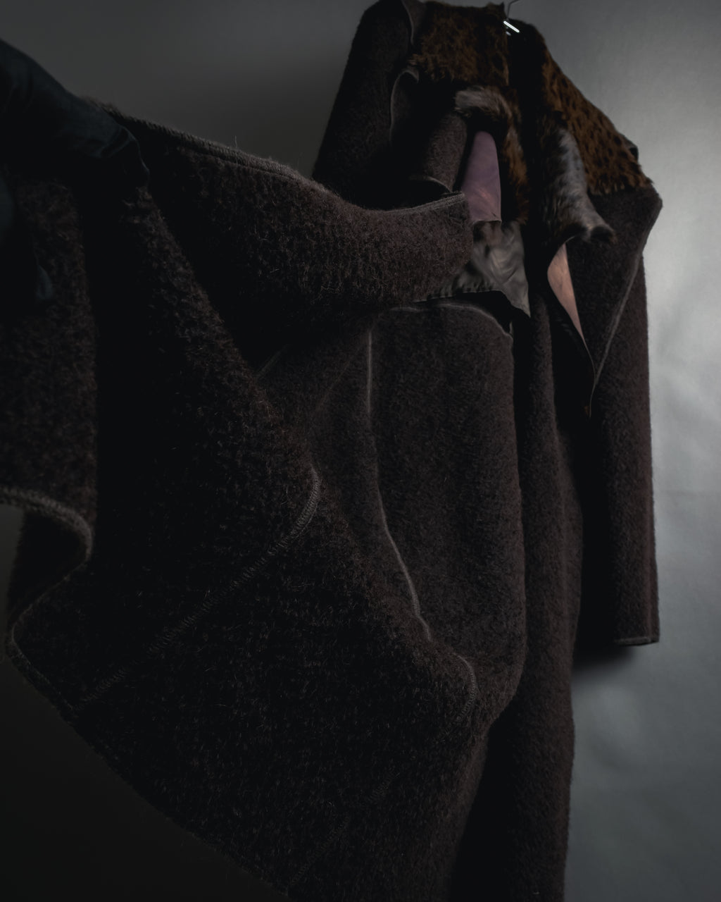 "FENDI" 90’s-00’s Sculptural belted leopard cat fur collar alpaca coat