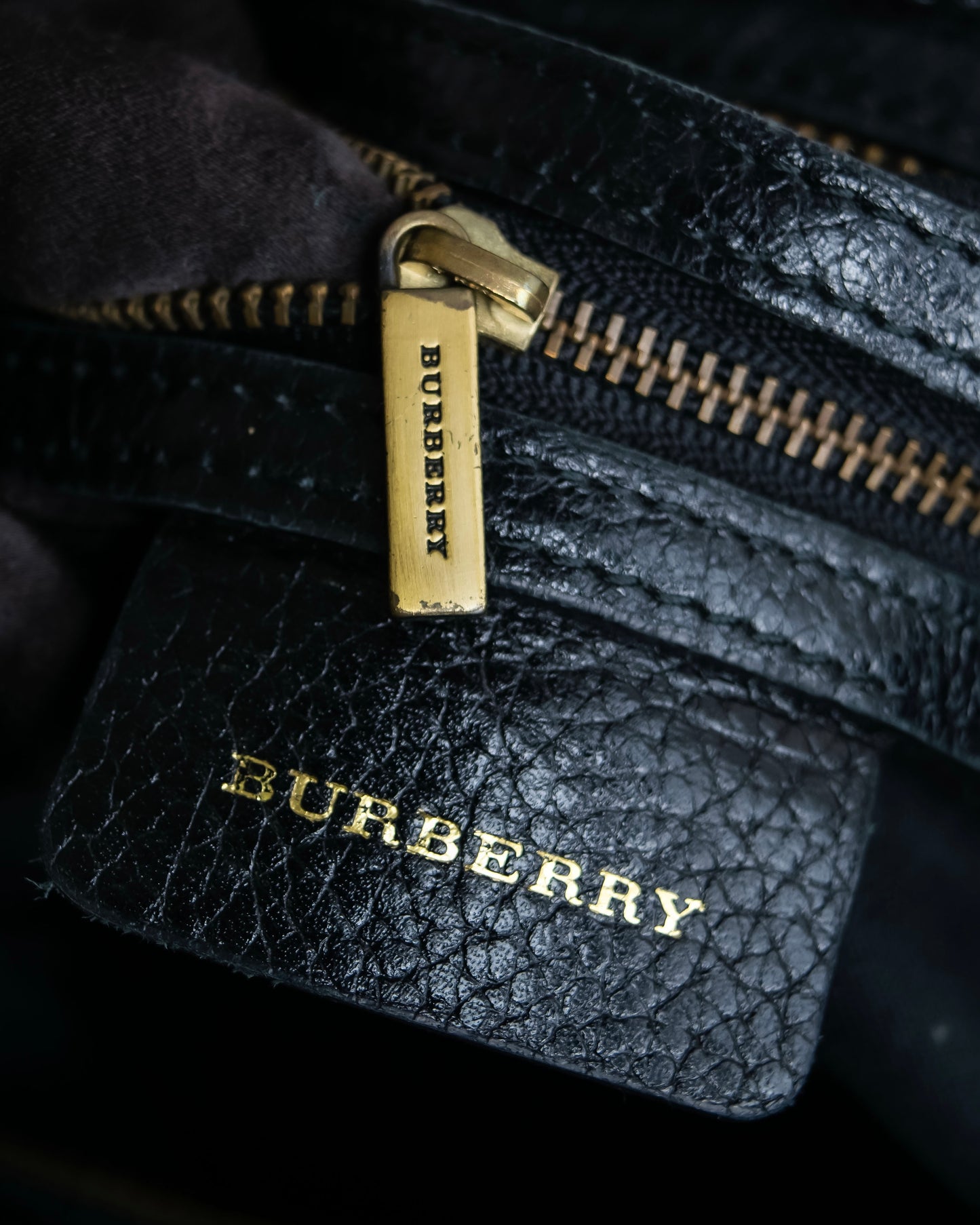 "BURBERRY Blue Label" Shiny leather heart charm design one handle bag