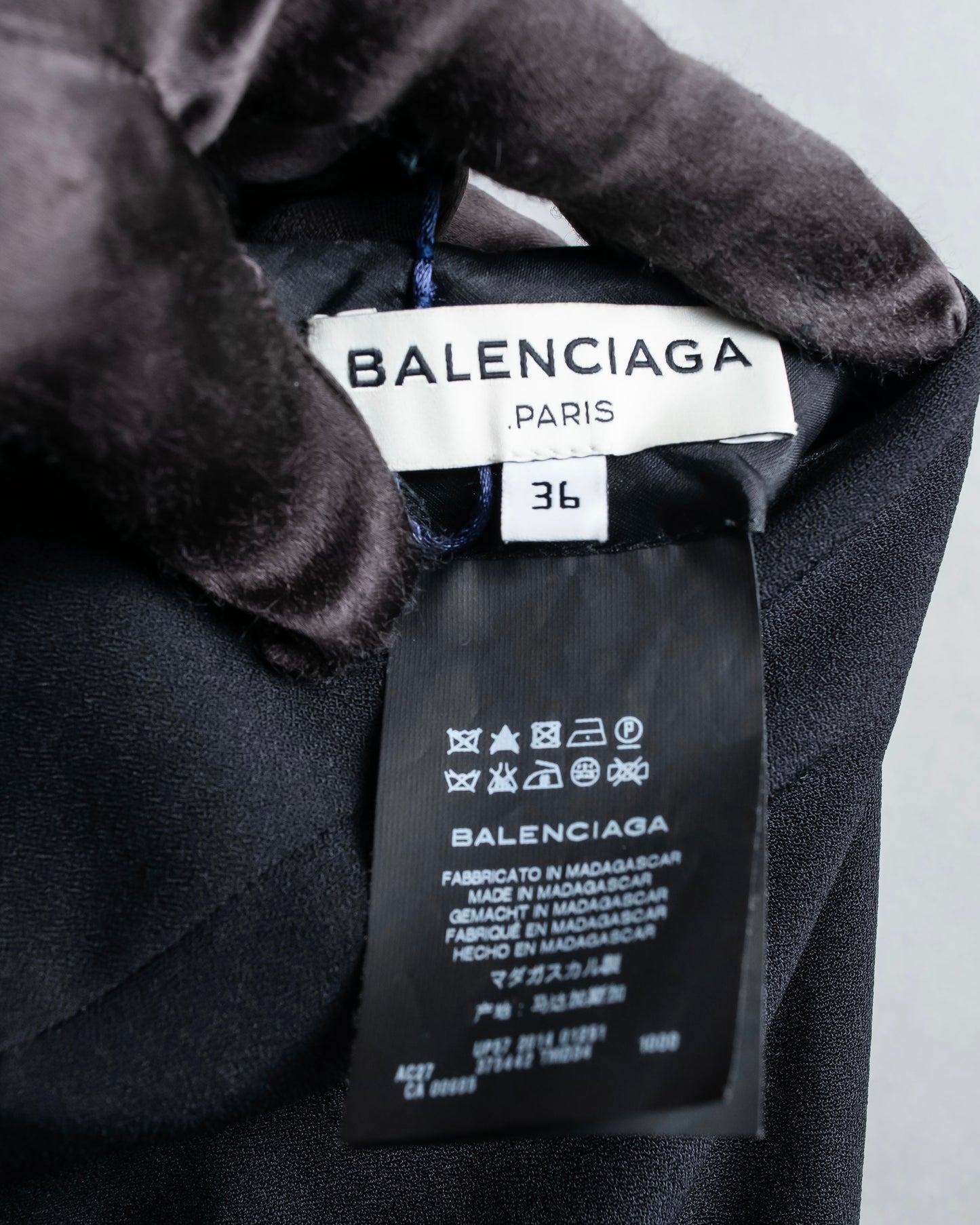 "BALENCIAGA" Piping material switching camisole