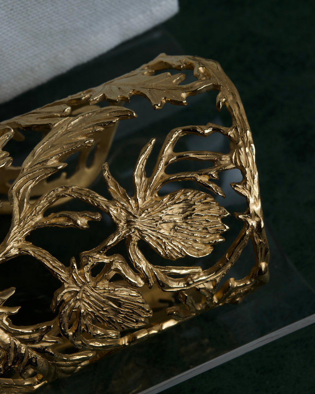 "Christian Dior" Botanical carving gold bangle