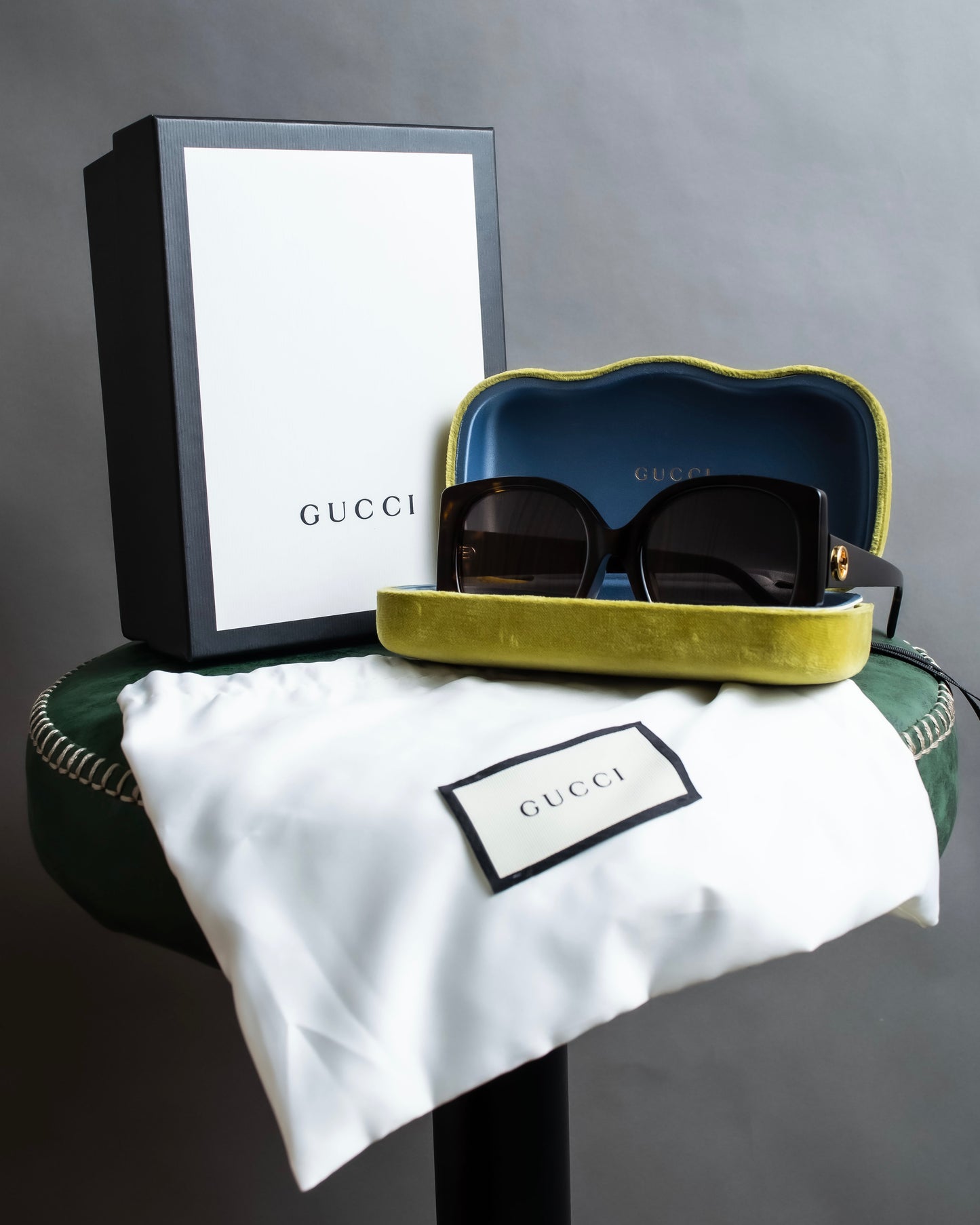 "GUCCI" Geometric frame Interlocking G sunglasses