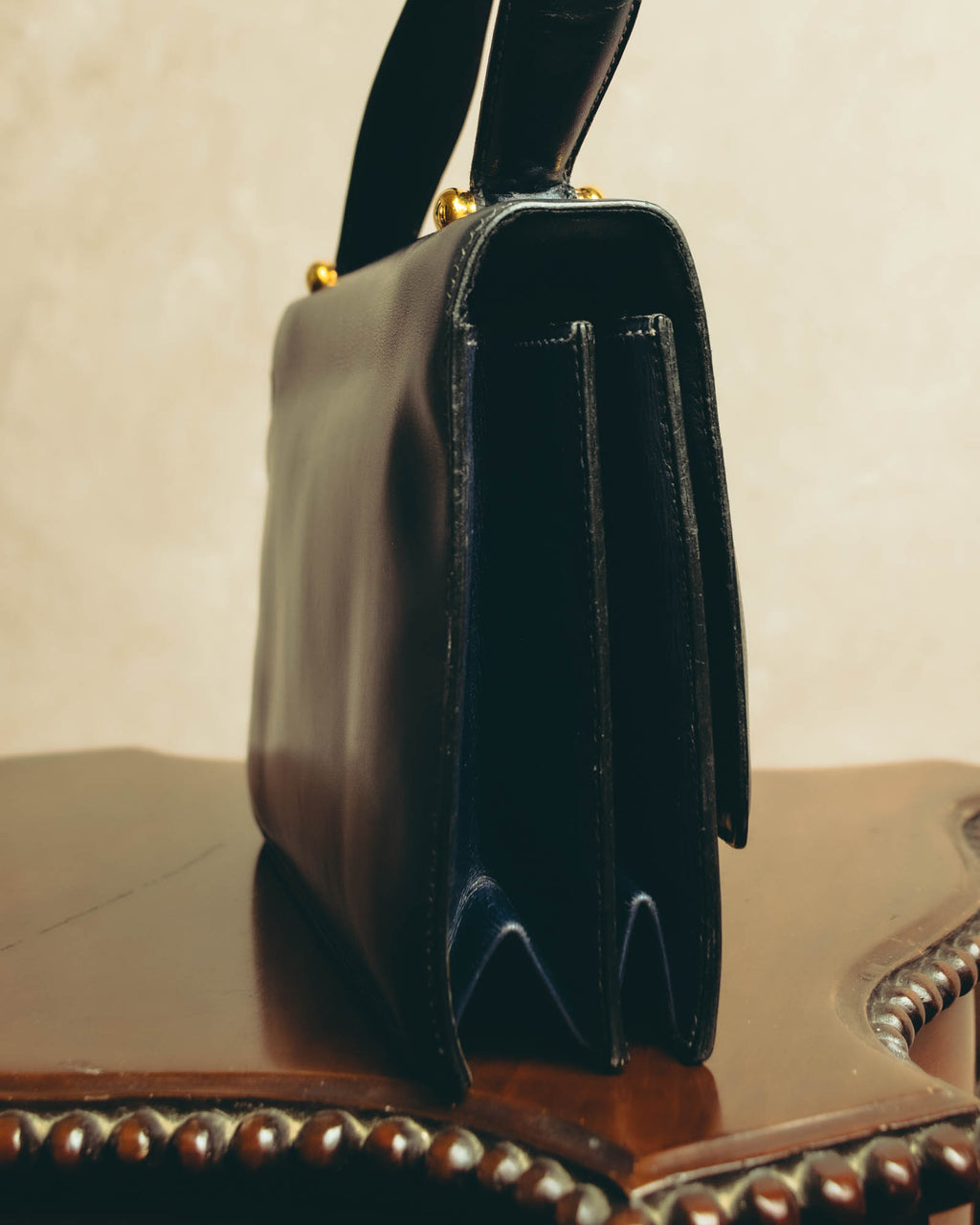 -SPECIAL- “HERMÈS” 50’s-60’s sculptural oval clasp midnight navy leather handbag