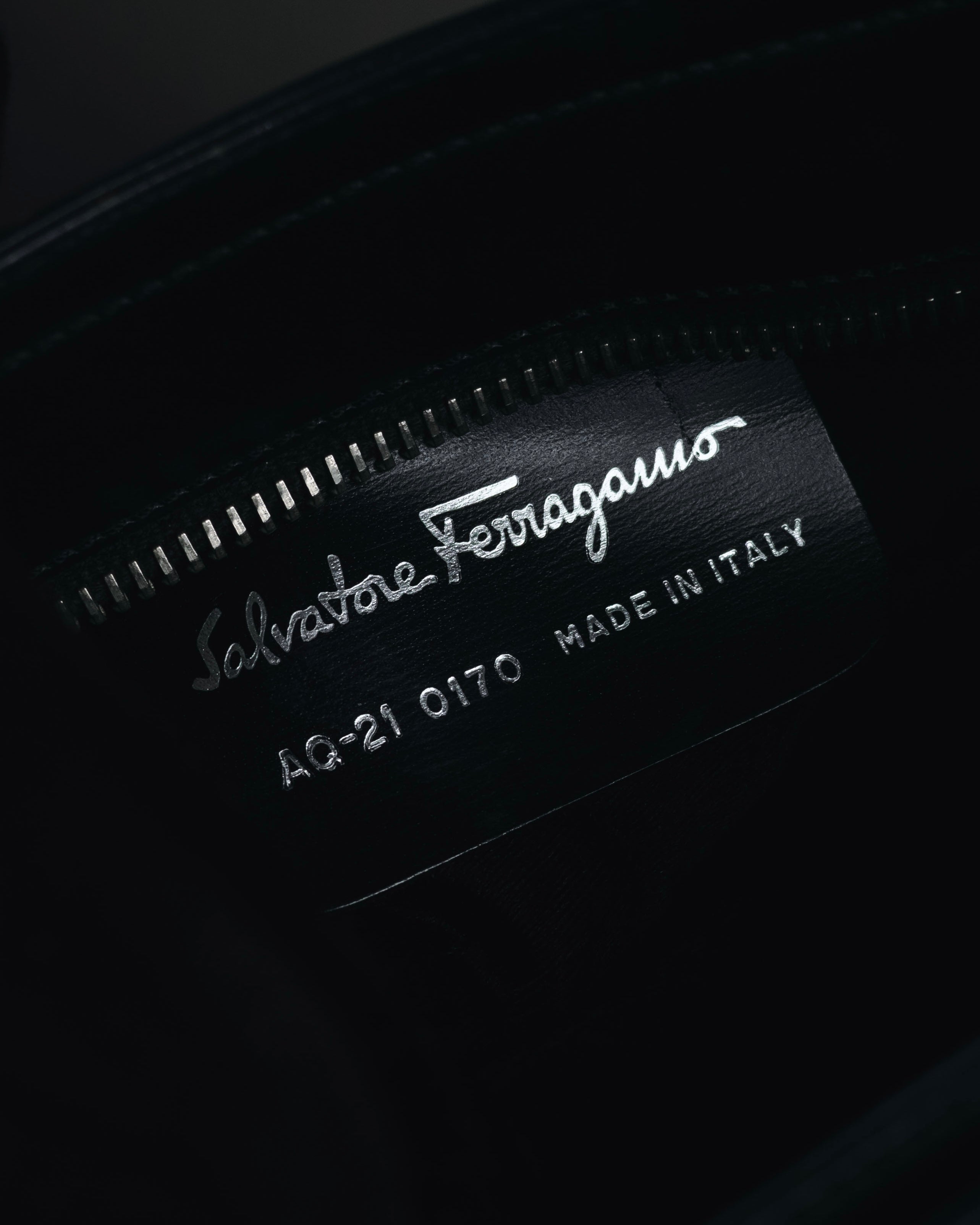 "Salvatore Ferragamo" 90’s-00’s minimalist gancini buckle hobo bag