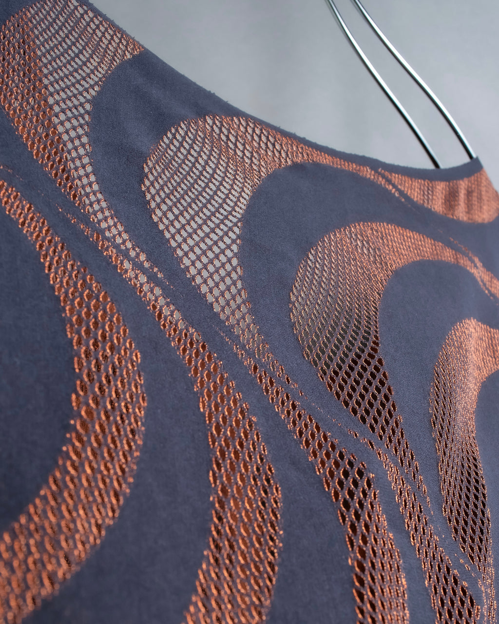 "PLEATS PLEASE ISSEY MIYAKE"
 Marble print dolman sleeve tops