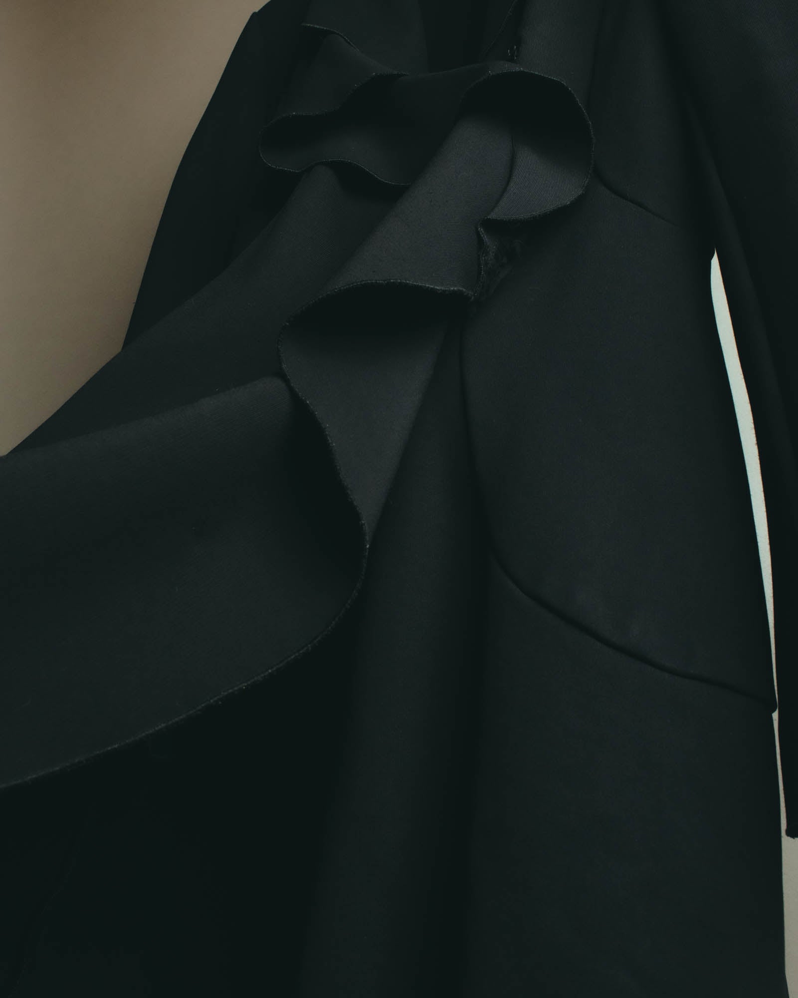 “VALENTINO” 2015-2018 Draped ruffle long coat