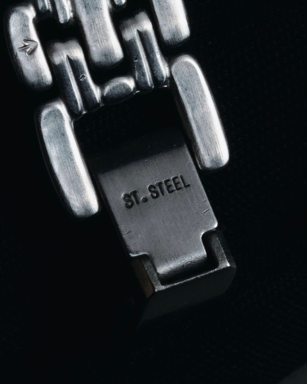 "Yves Saint Laurent" 90’s classically proportioned bracelet dress watch