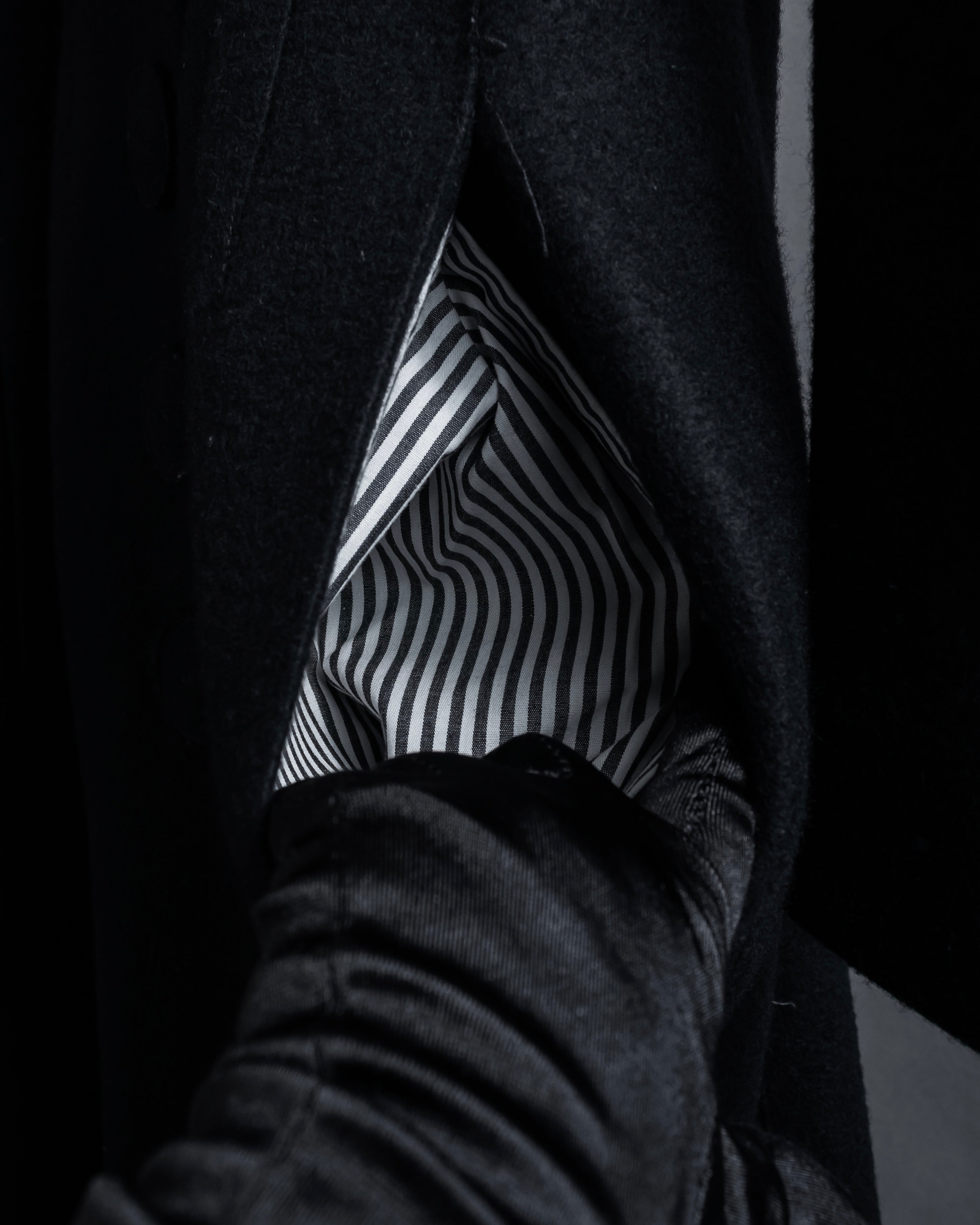 "Marc Jacobs" A soft flowing flared silhouette long coat