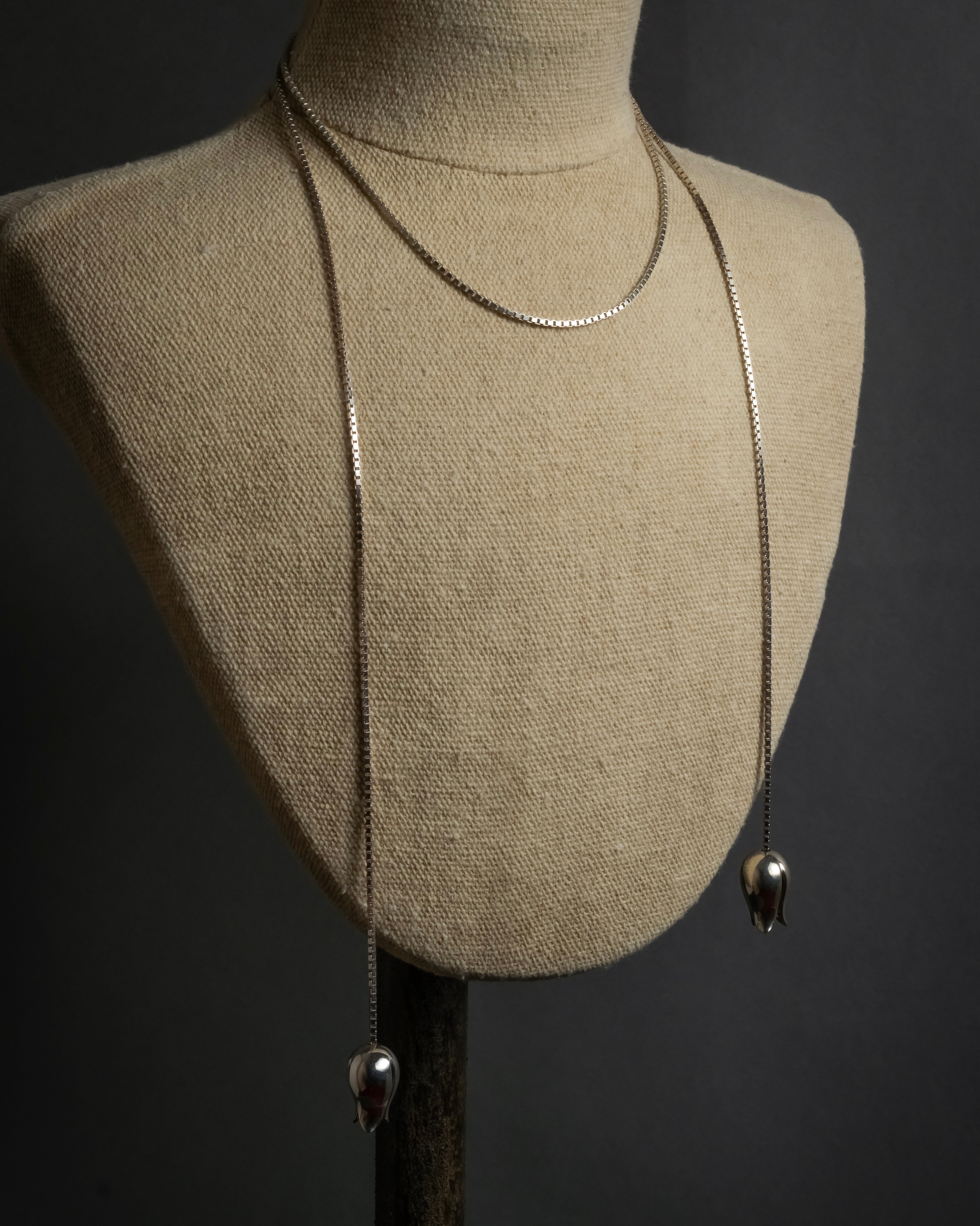 "JOAQUIN BERAO" Tulip motif lariat necklace