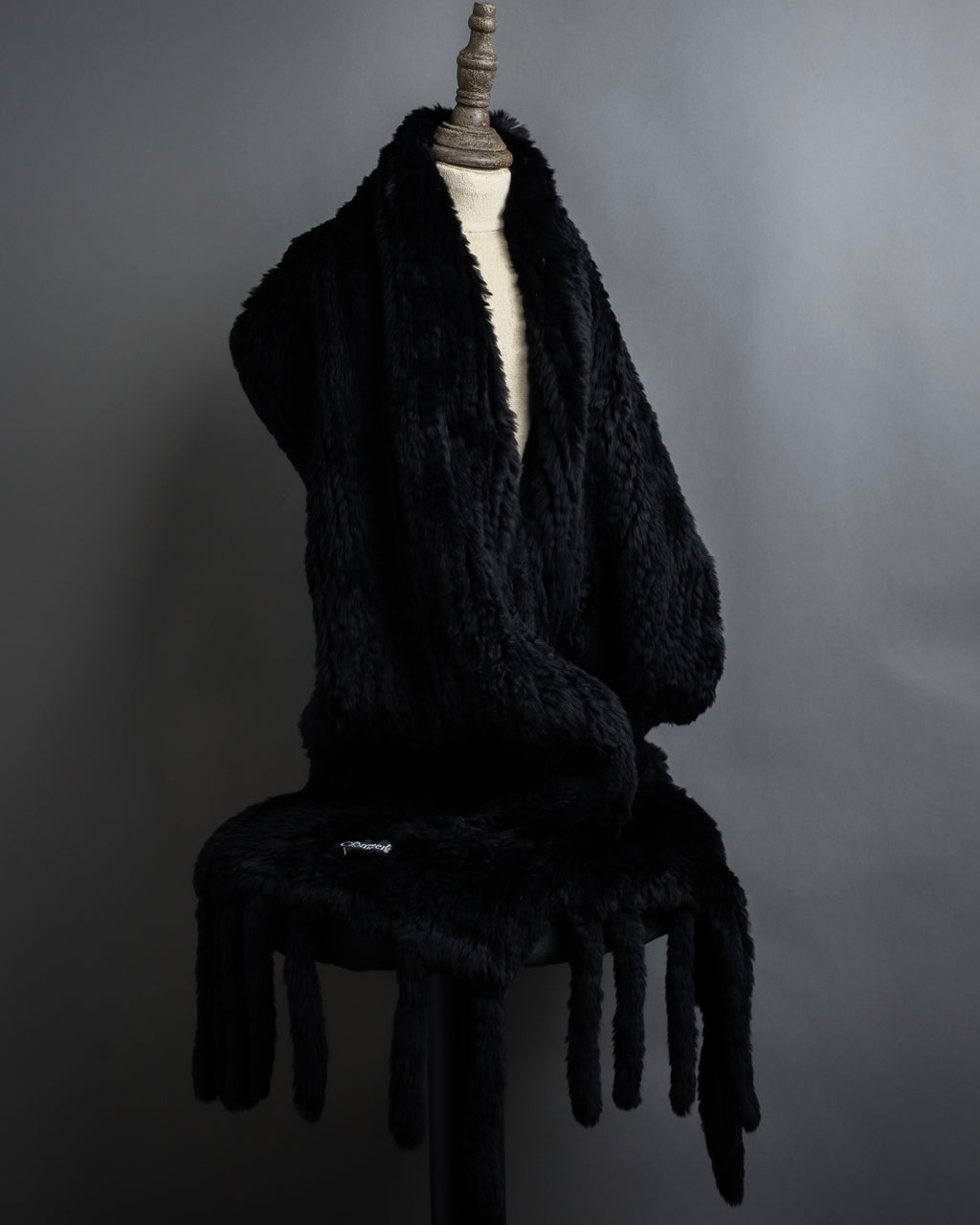 "CHOMBERT" Thick fringe design fur-like long muffler