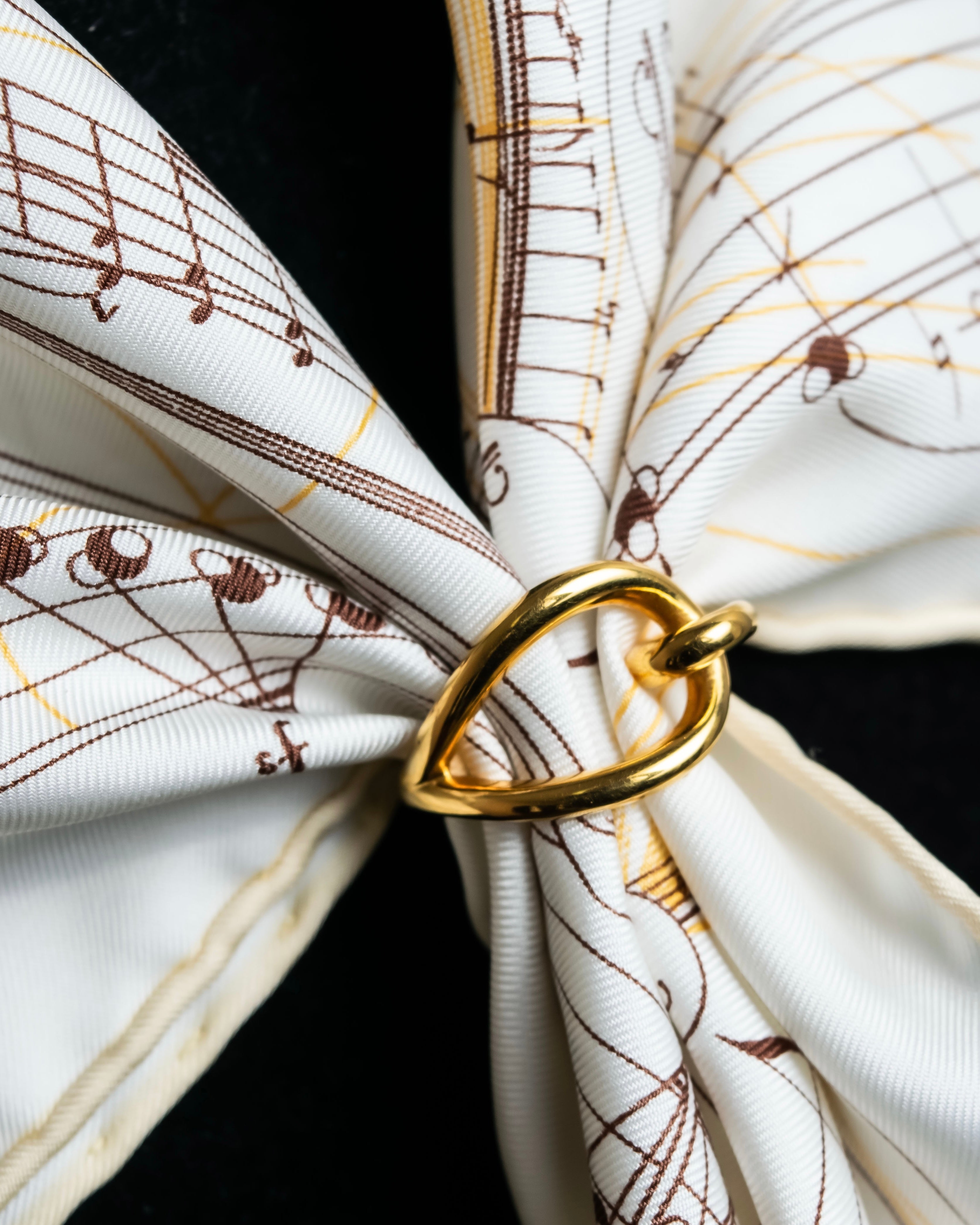 "HERMES" Jumbo scarf gold ring
