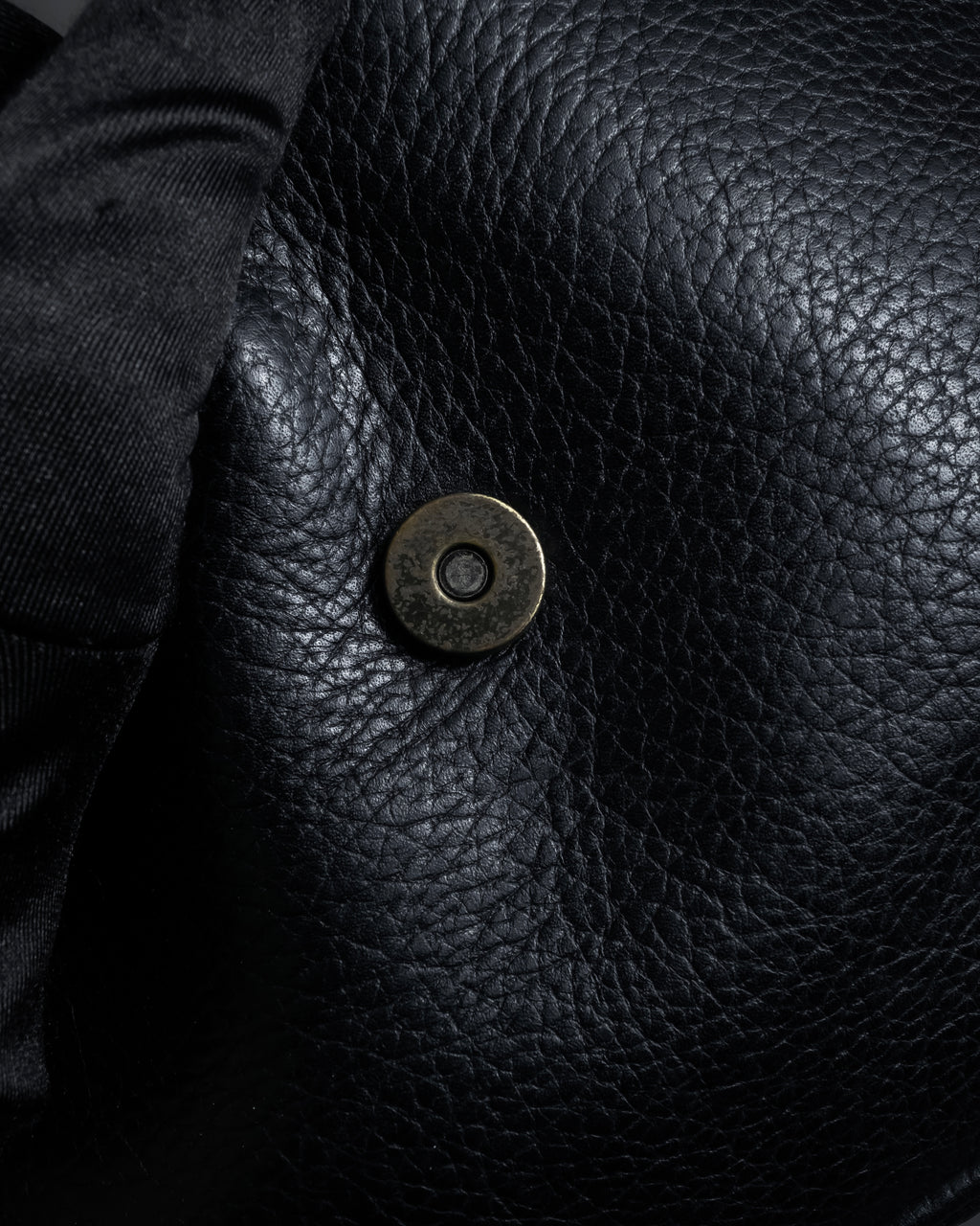 "YVES SAINT LAURENT" 80's-90's Wood toggle design pebbled leather bag