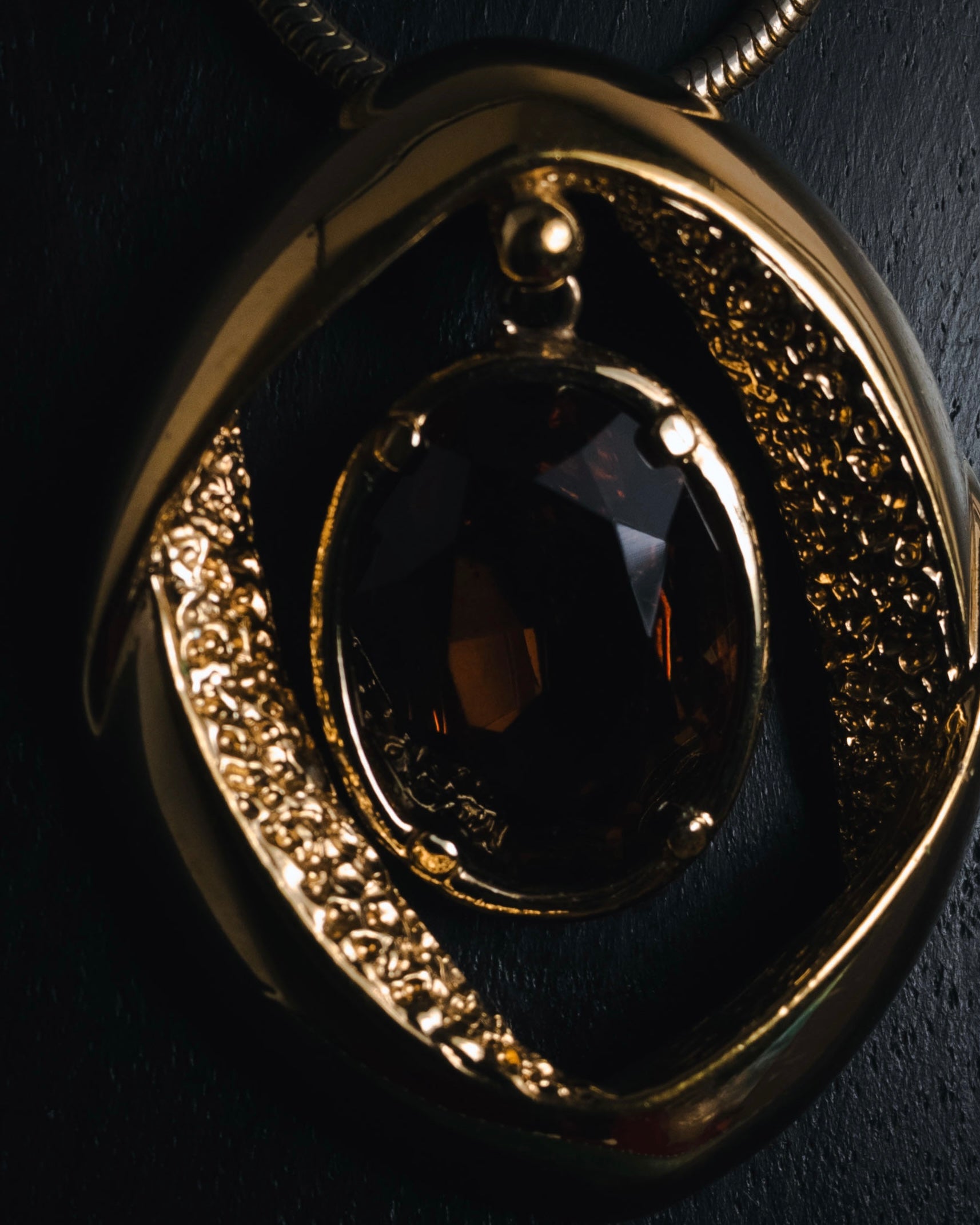 "Vintage" 80’s Sculptural oval stone pendant necklace