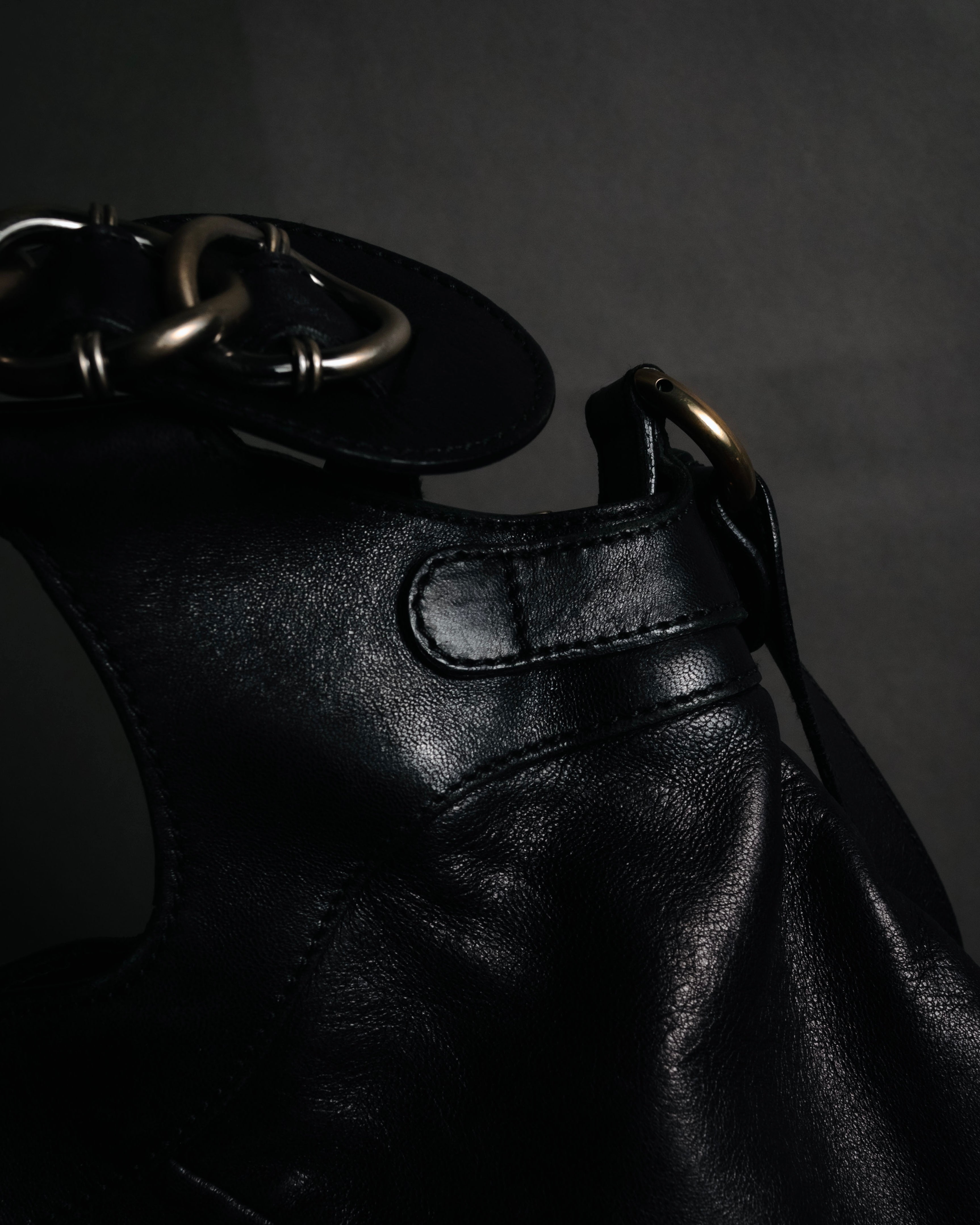 –SPECIAL– "Salvatore Ferragamo"
00’s Gancini ring-gathered nappa 2way bag