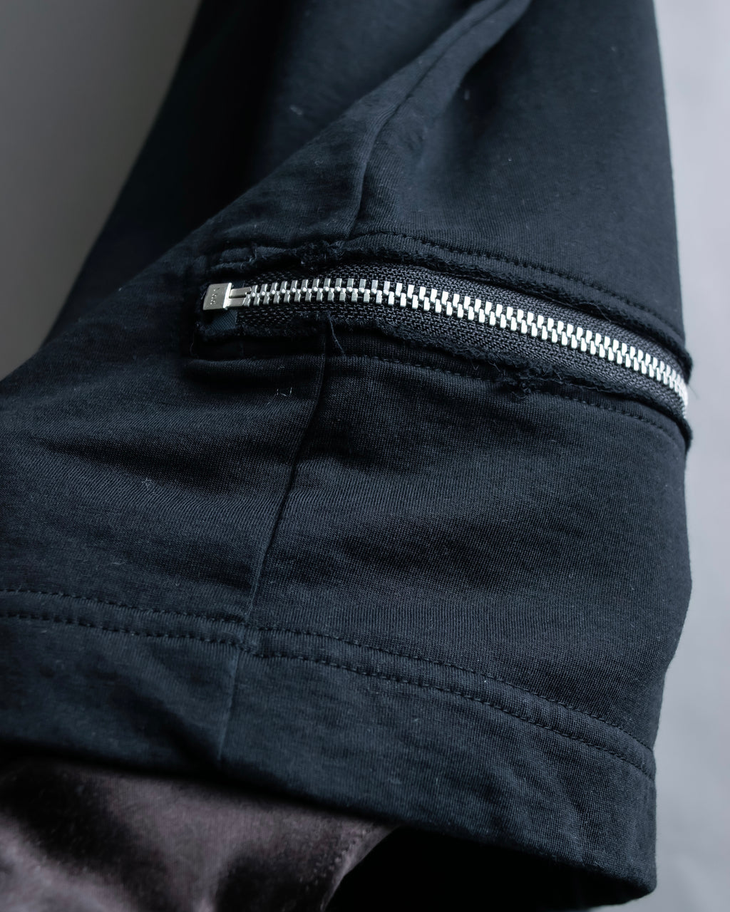 “Comme des Garçons Homme Plus” Zip attached detail T shirt