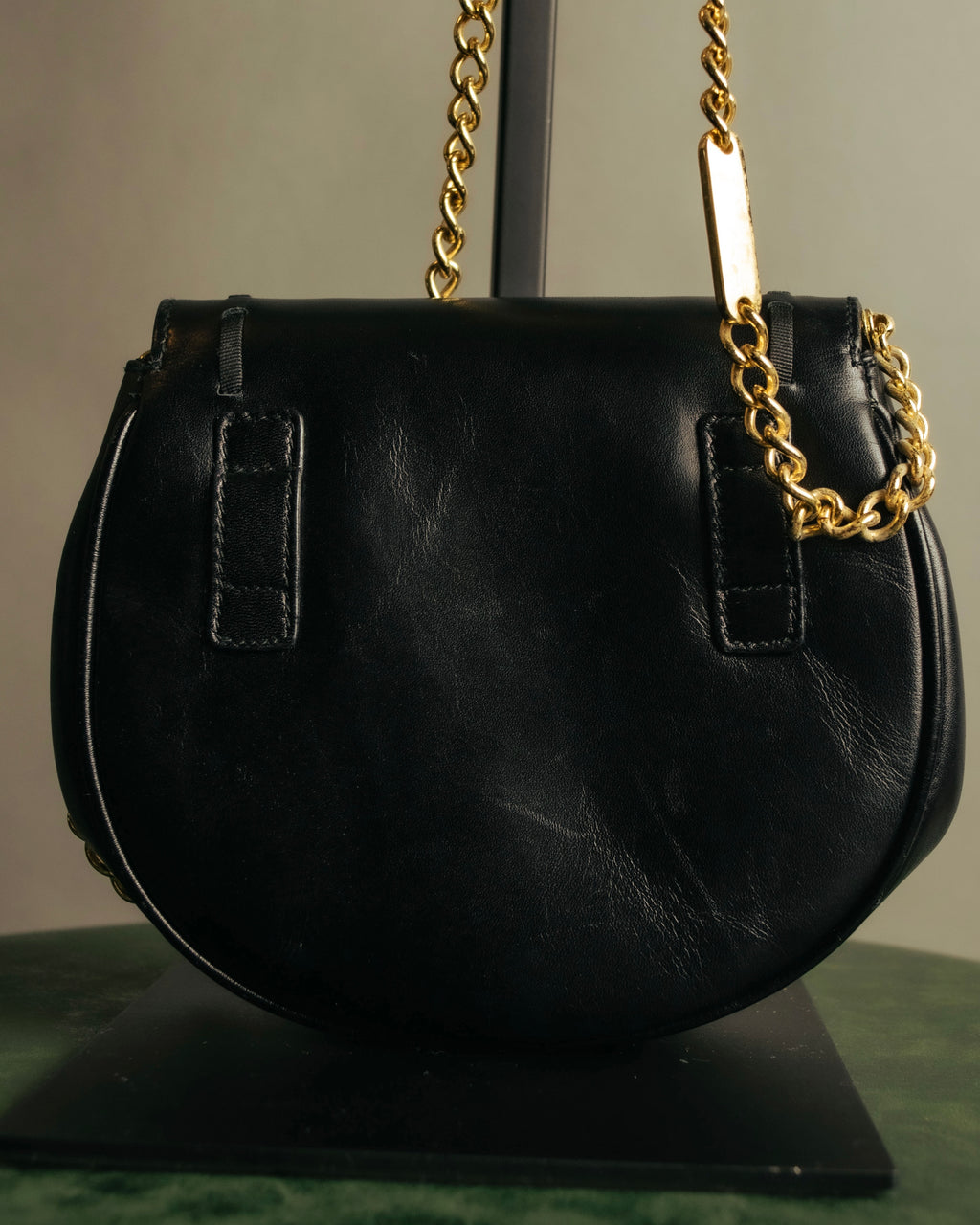 “Salvatore Ferragamo” 90’s Vara ribbon half moon chain bag
