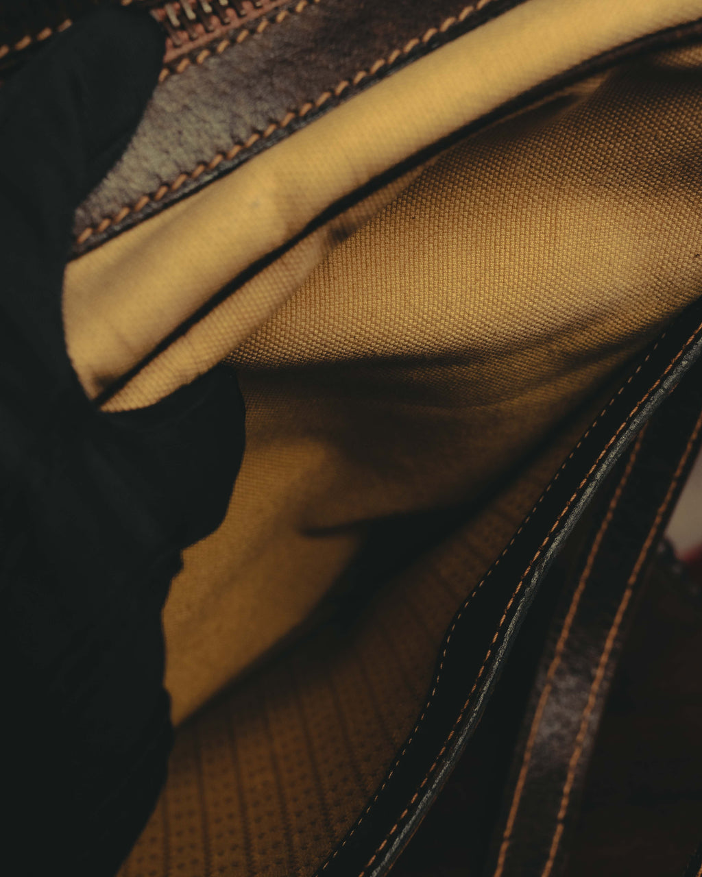 "GUCCI" 70's Iconic web travel shoulder bag