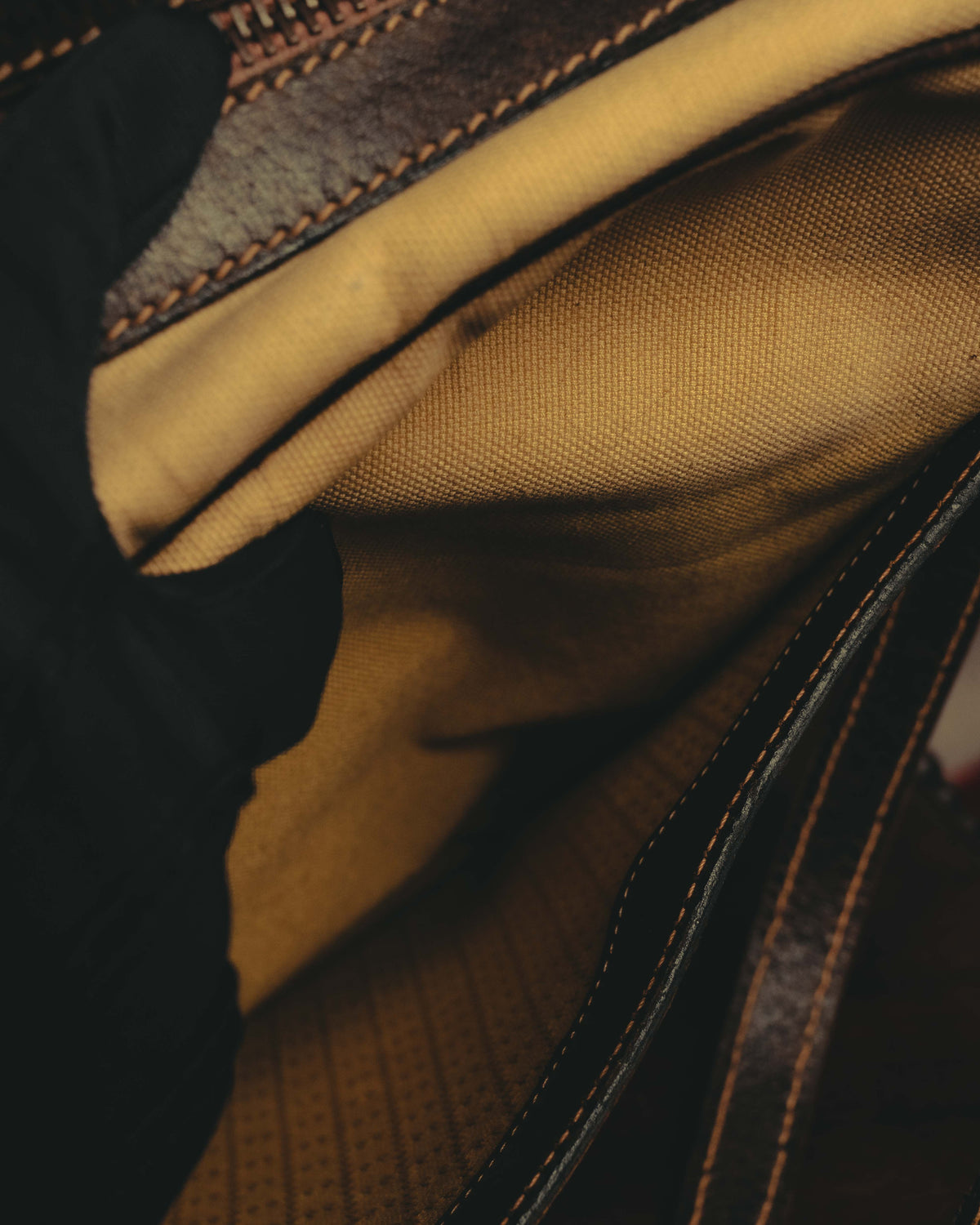 "GUCCI" 70's Iconic web travel shoulder bag