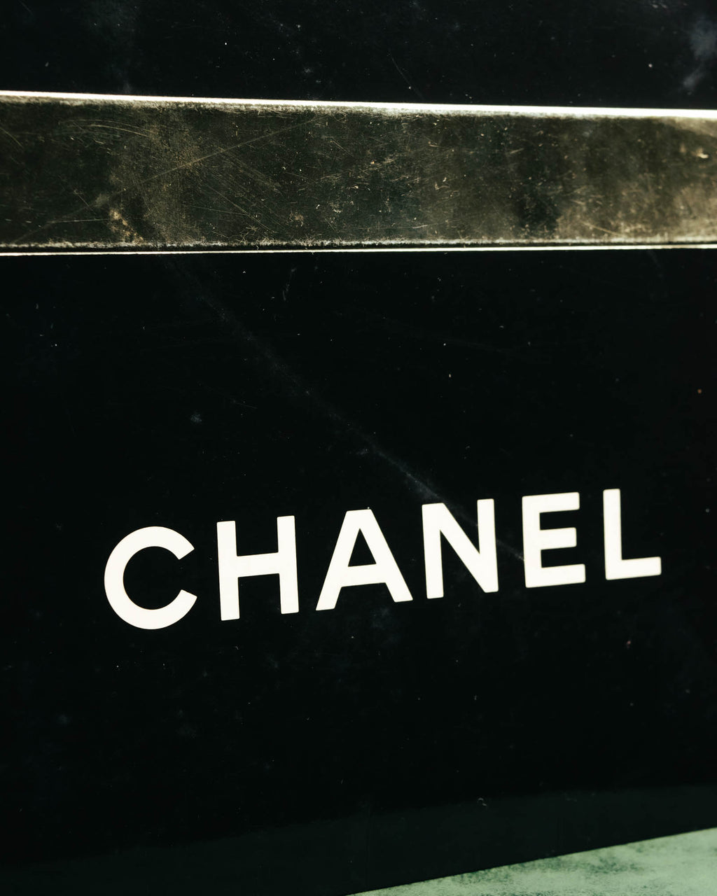 "CHANEL" 80's-90's Elegant silk scarf