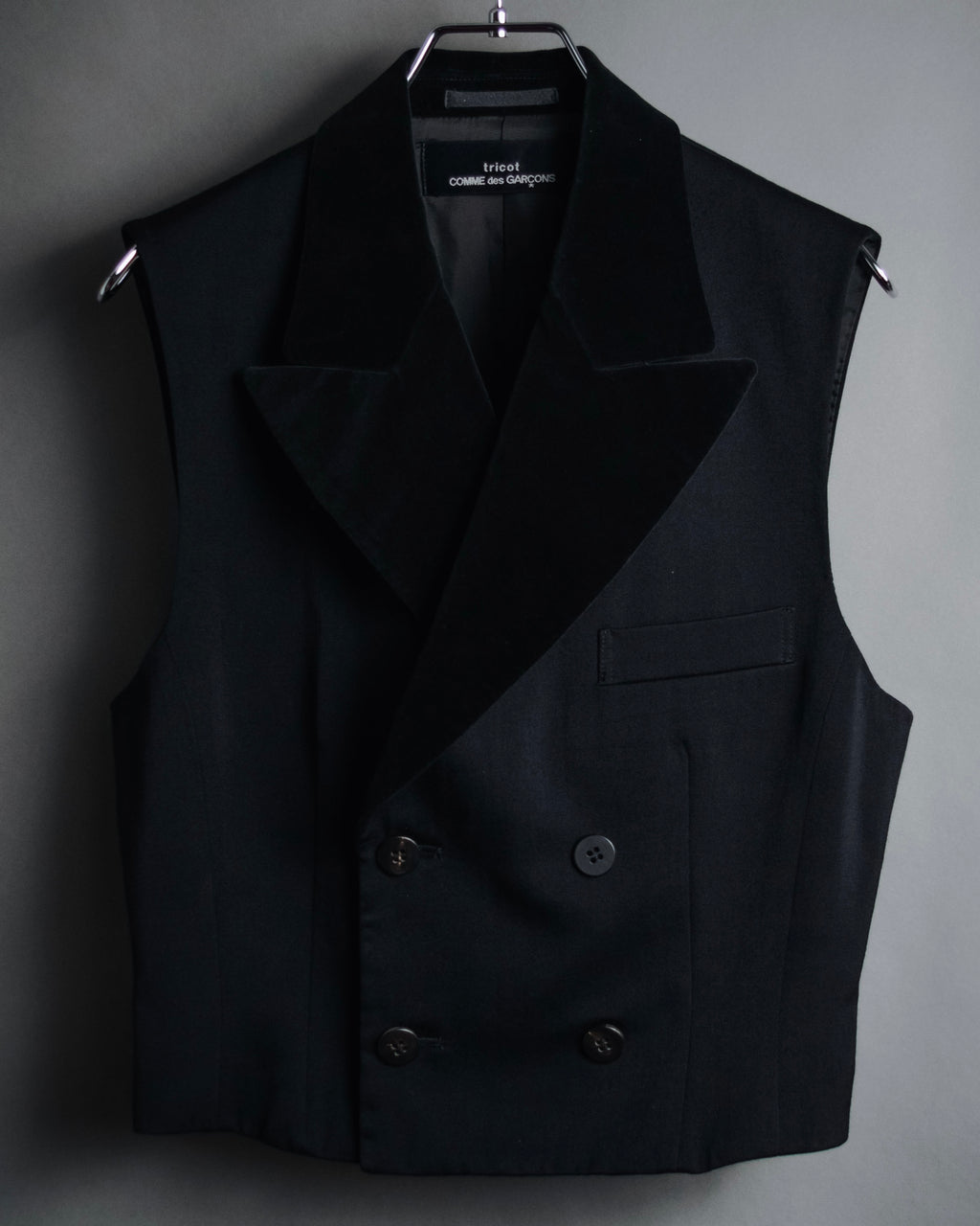 "tricot COMME des GARÇONS"
1989 Velvet-collared double-breasted tailored vest