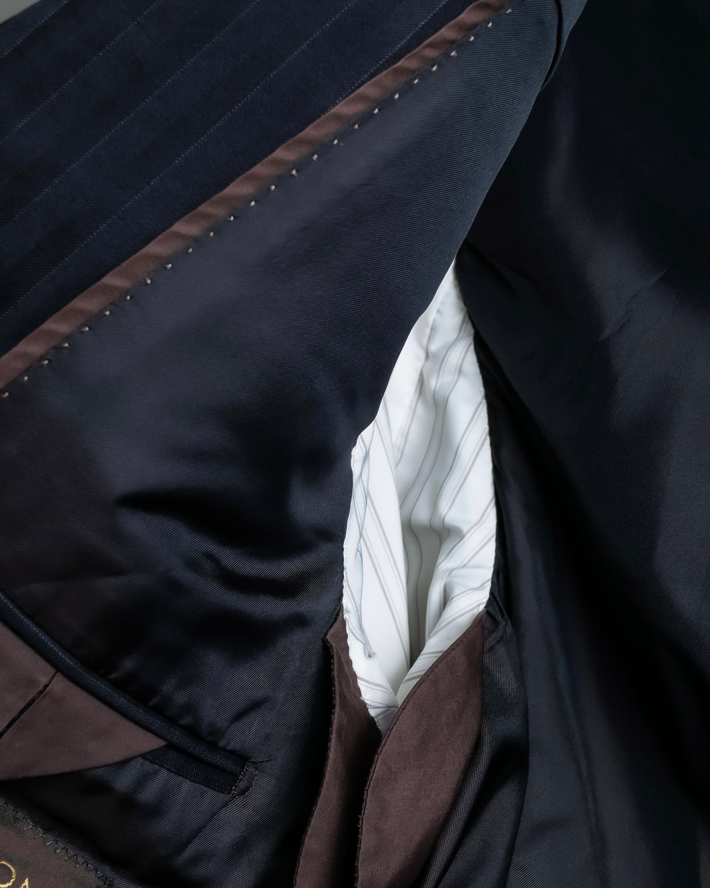 "LOUIS VUITTON" 2 button relaxed tailored jacket & no tuck tapered slacks set up