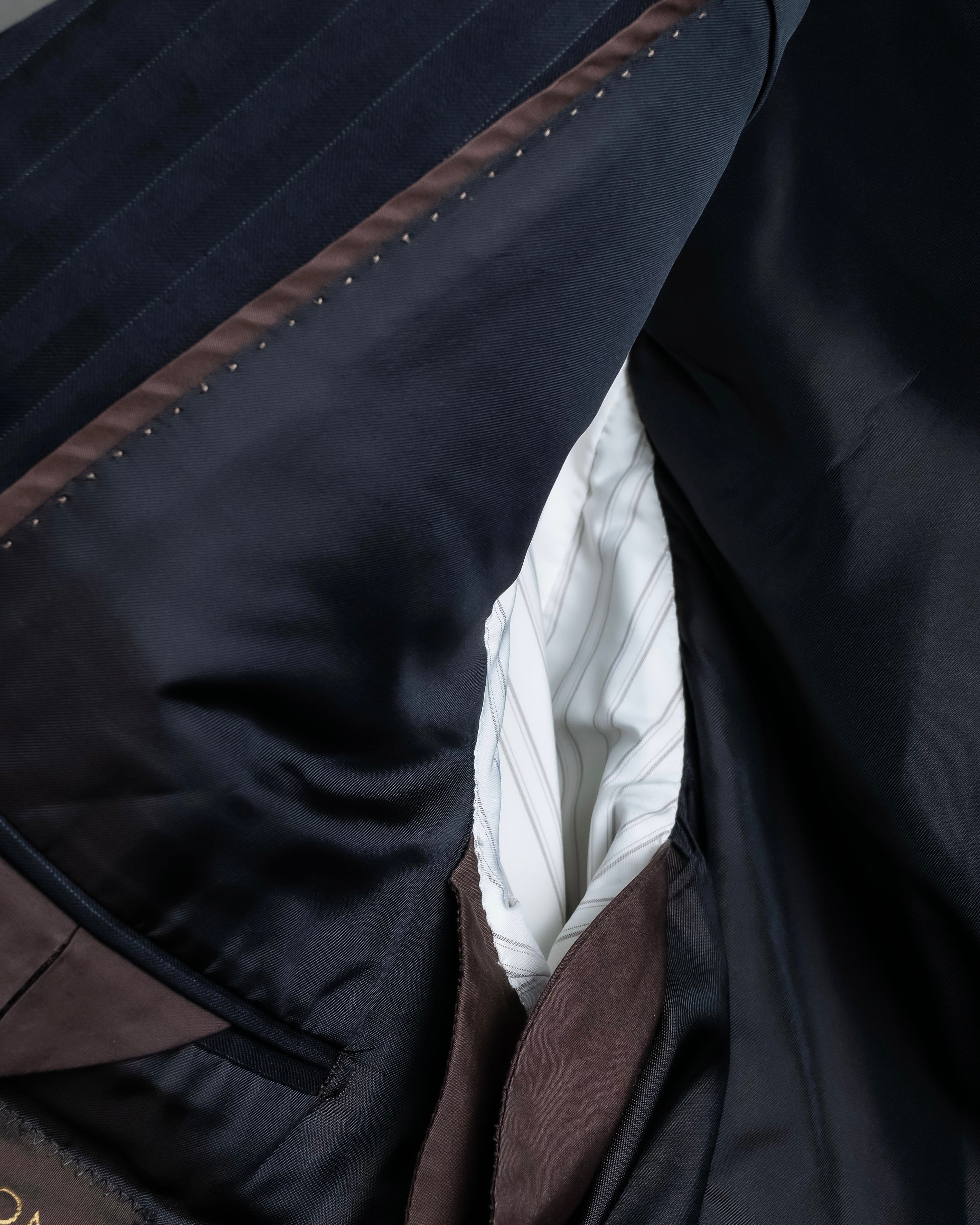 "LOUIS VUITTON" 2 button relaxed tailored jacket & no tuck tapered slacks set up