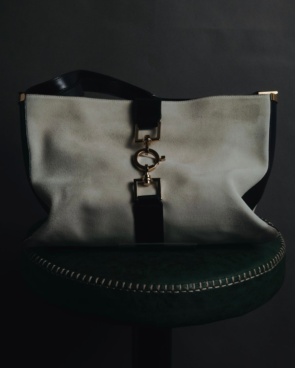 "GUCCI" 90’s-00’s suede piston-closure shoulder bag