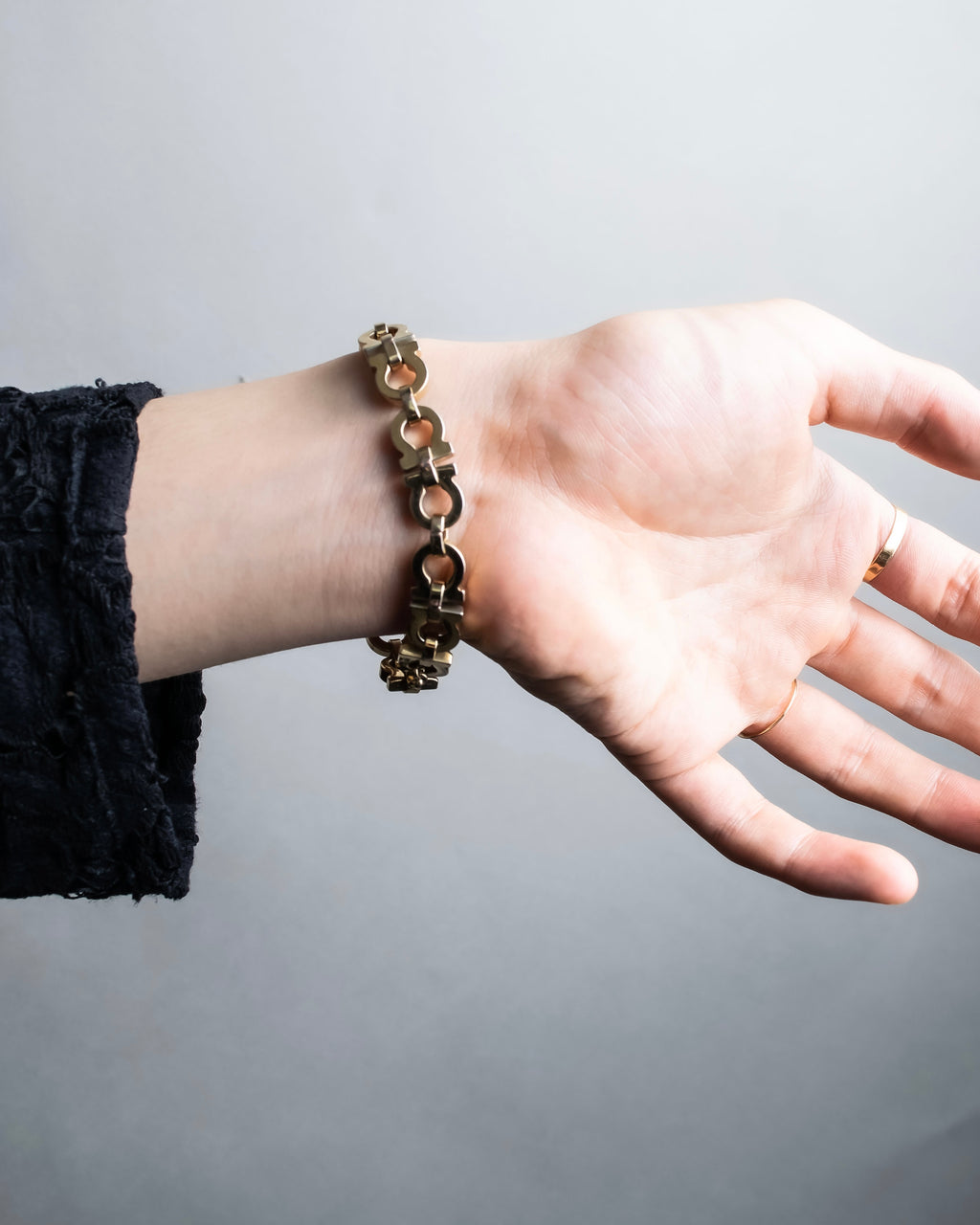 "Ferragamo" Gancini motif gold color bracelet