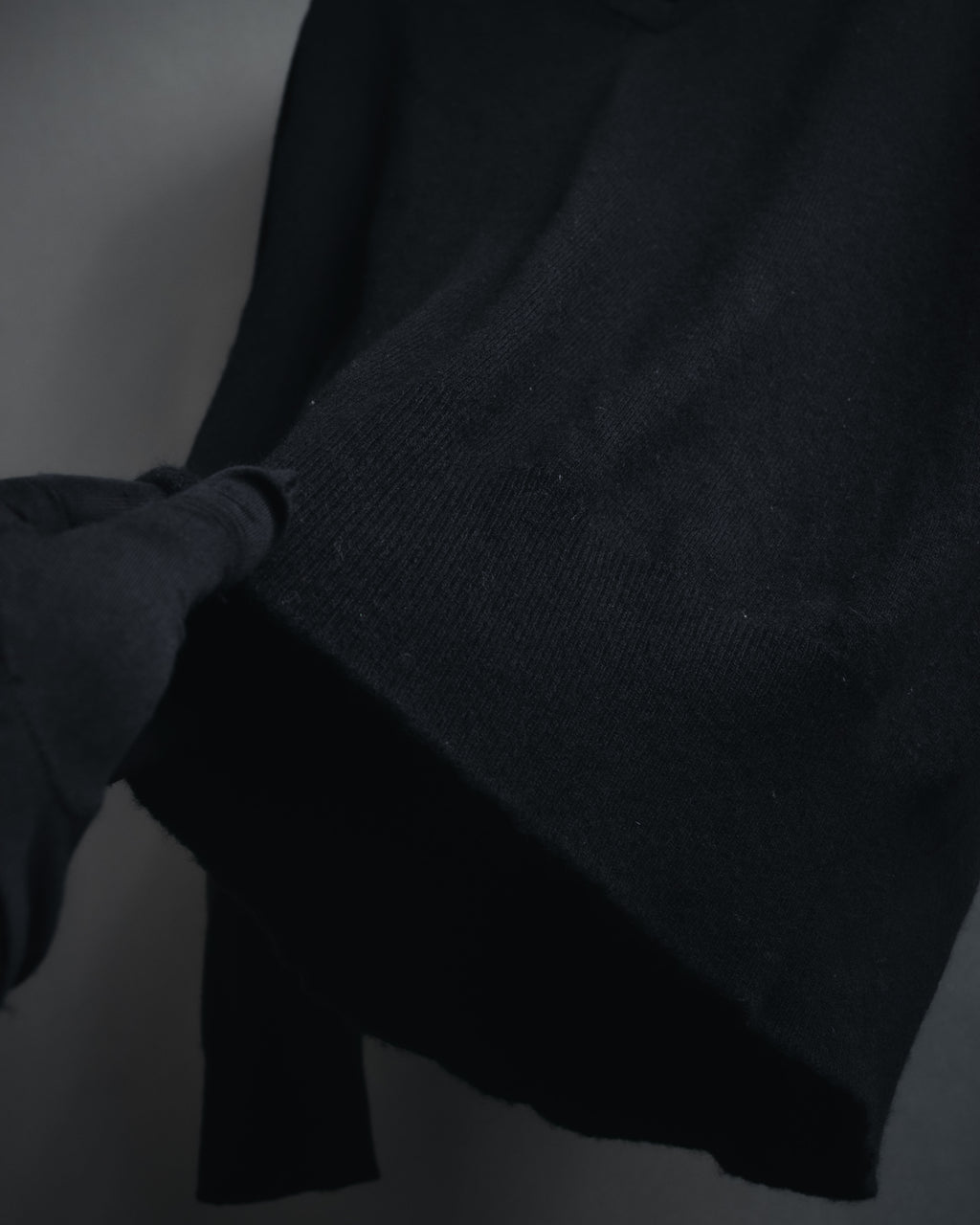 "CELINE" 90’s scottish cashmere v neck knit