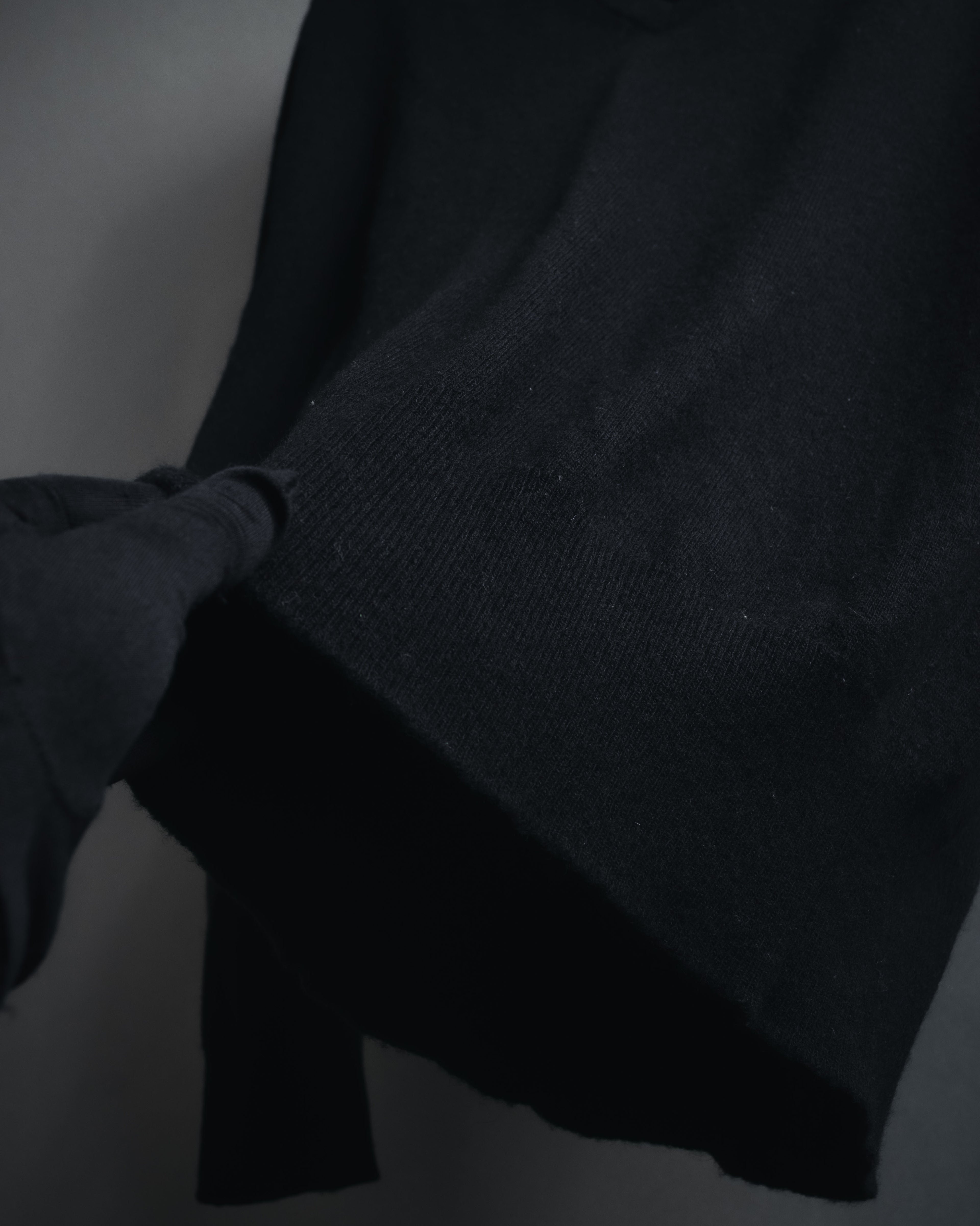 "CELINE" 90’s scottish cashmere v neck knit