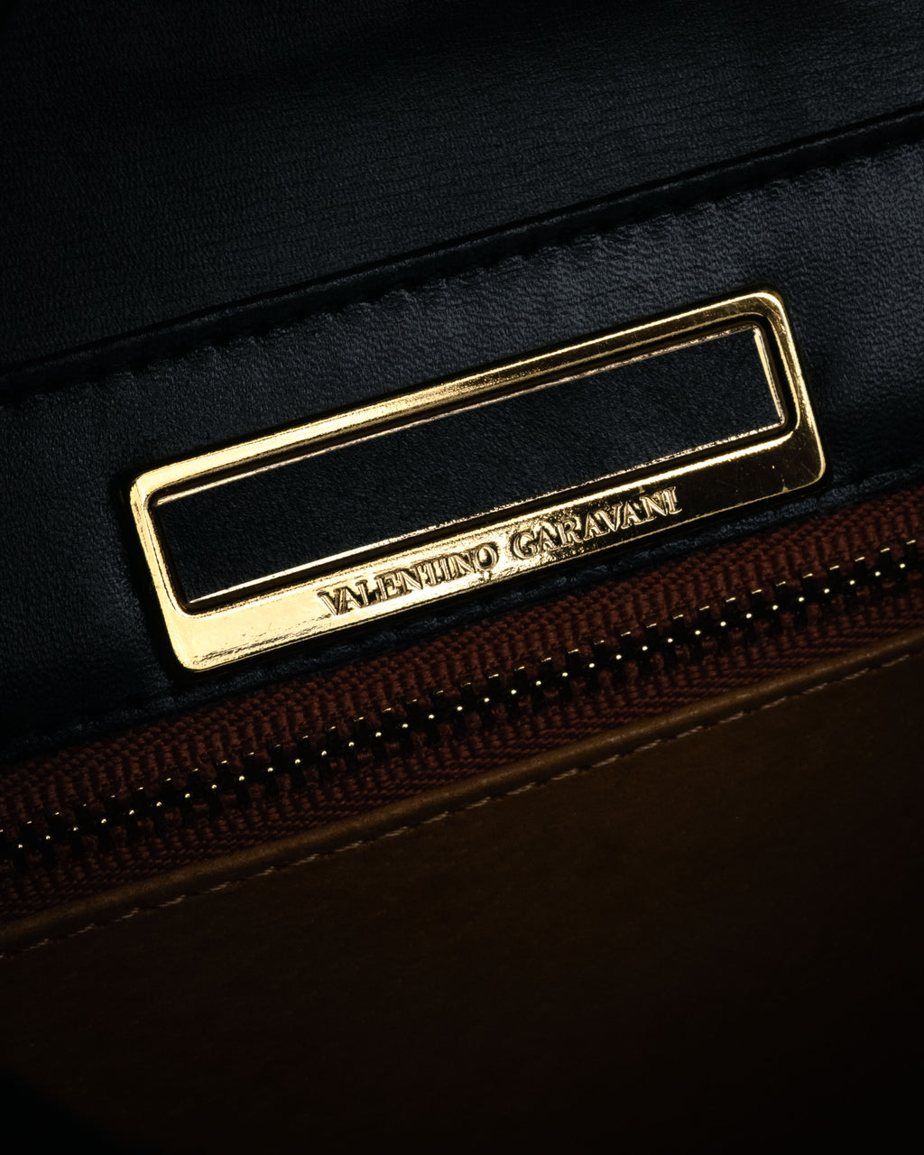 “VALENTINO GARAVANI” 80’s-90’s V clasp top handle bag