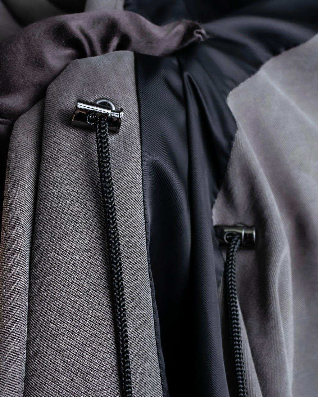 “DOUBLE STANDARD CLOTHING” Designed sleeve hooded middle coat