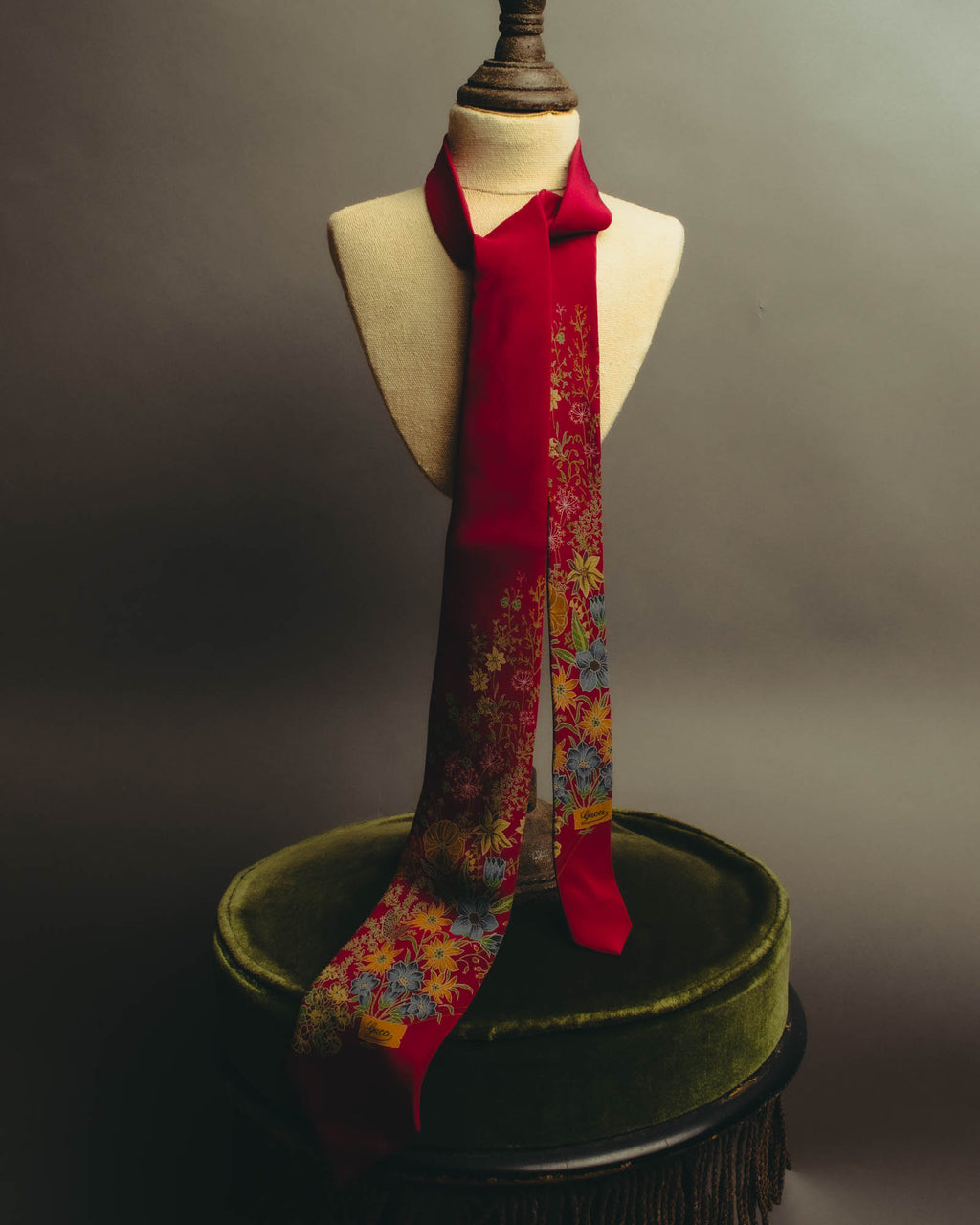 "GUCCI" 70's-80's Floral silk scarf tie