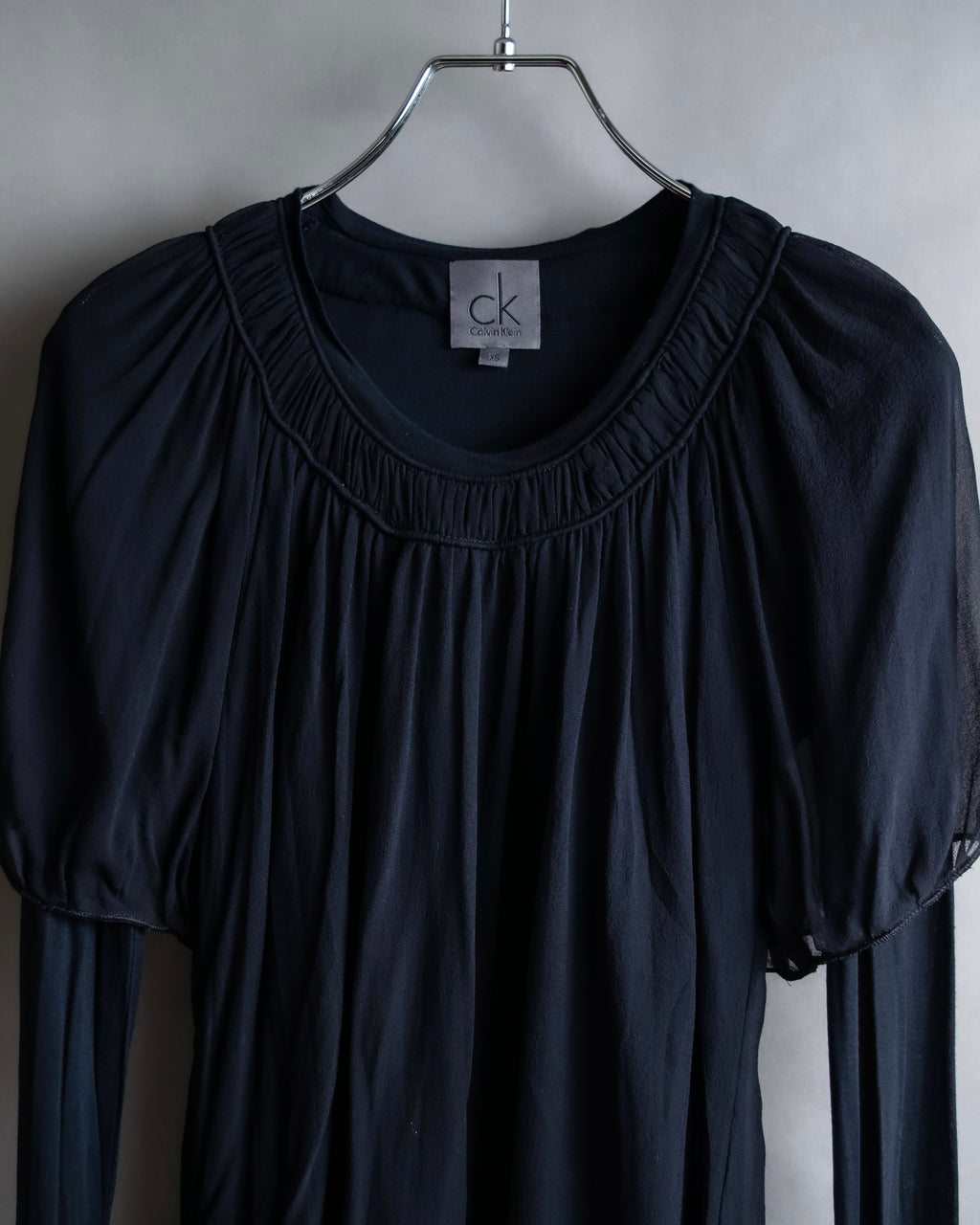 "CALVIN KLEIN" Layered sleeve gathered design pullover