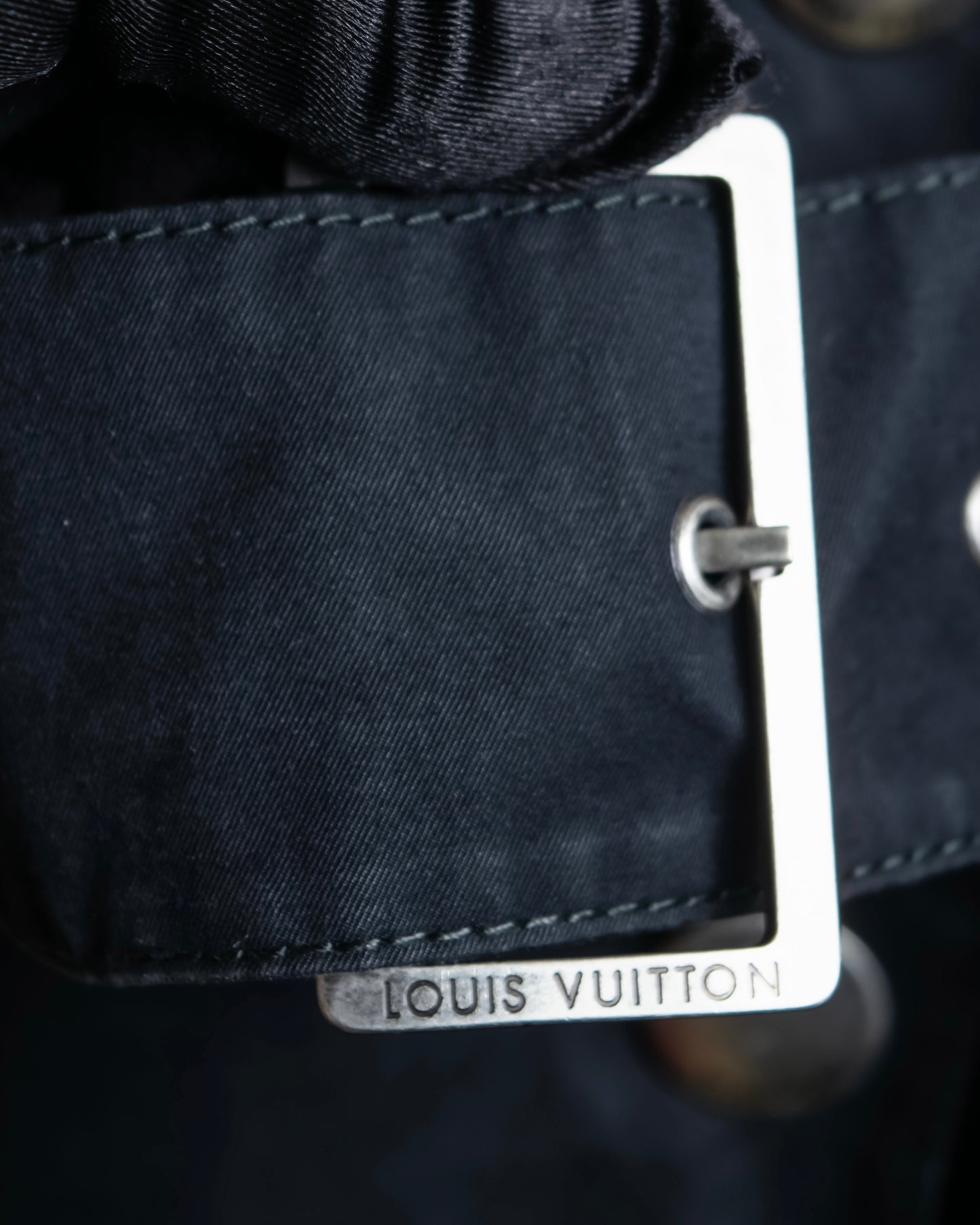 "LOUIS VUITTON" Metal button detailing belted trench coat