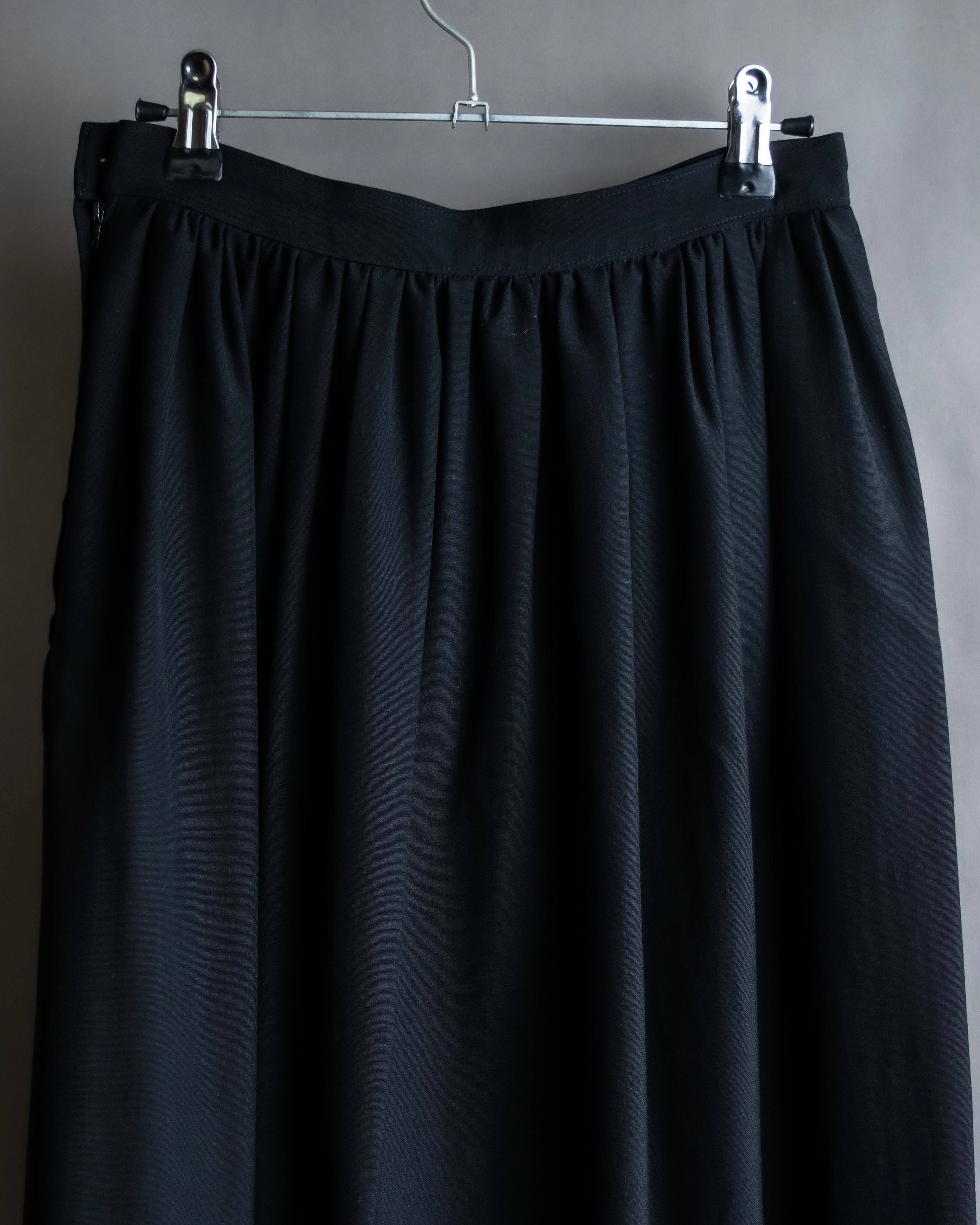 "tricot COMME des GARCONS"  Lace design at hem flare skirt