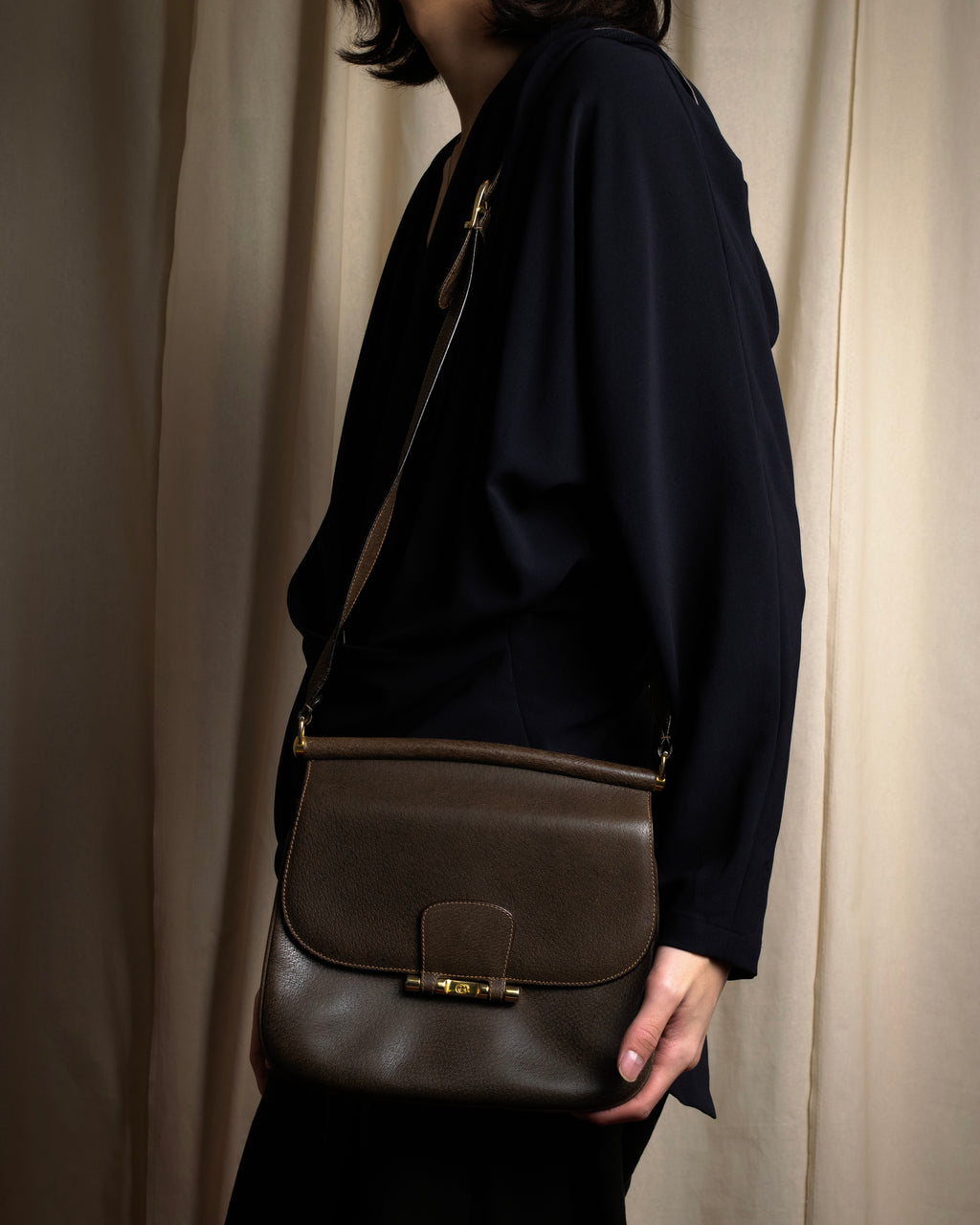 "GUCCI" Bar-shaped fastener design leather shoulder bag