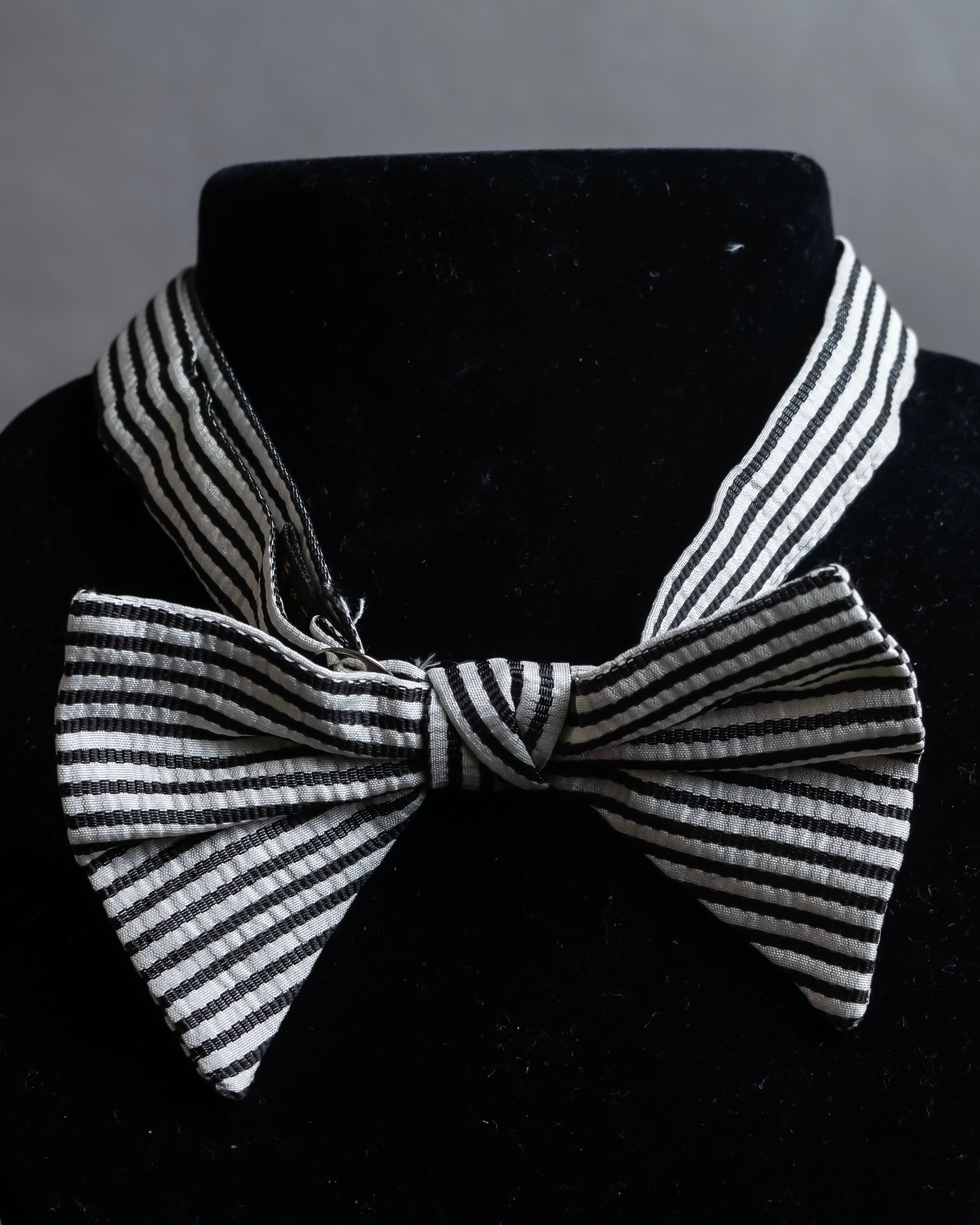 "LOUIS VUITTON" Black＆white color striped bow tie