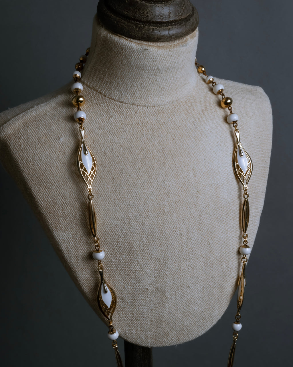 "BALENCIAGA" Leaf motif bijou santoire necklace